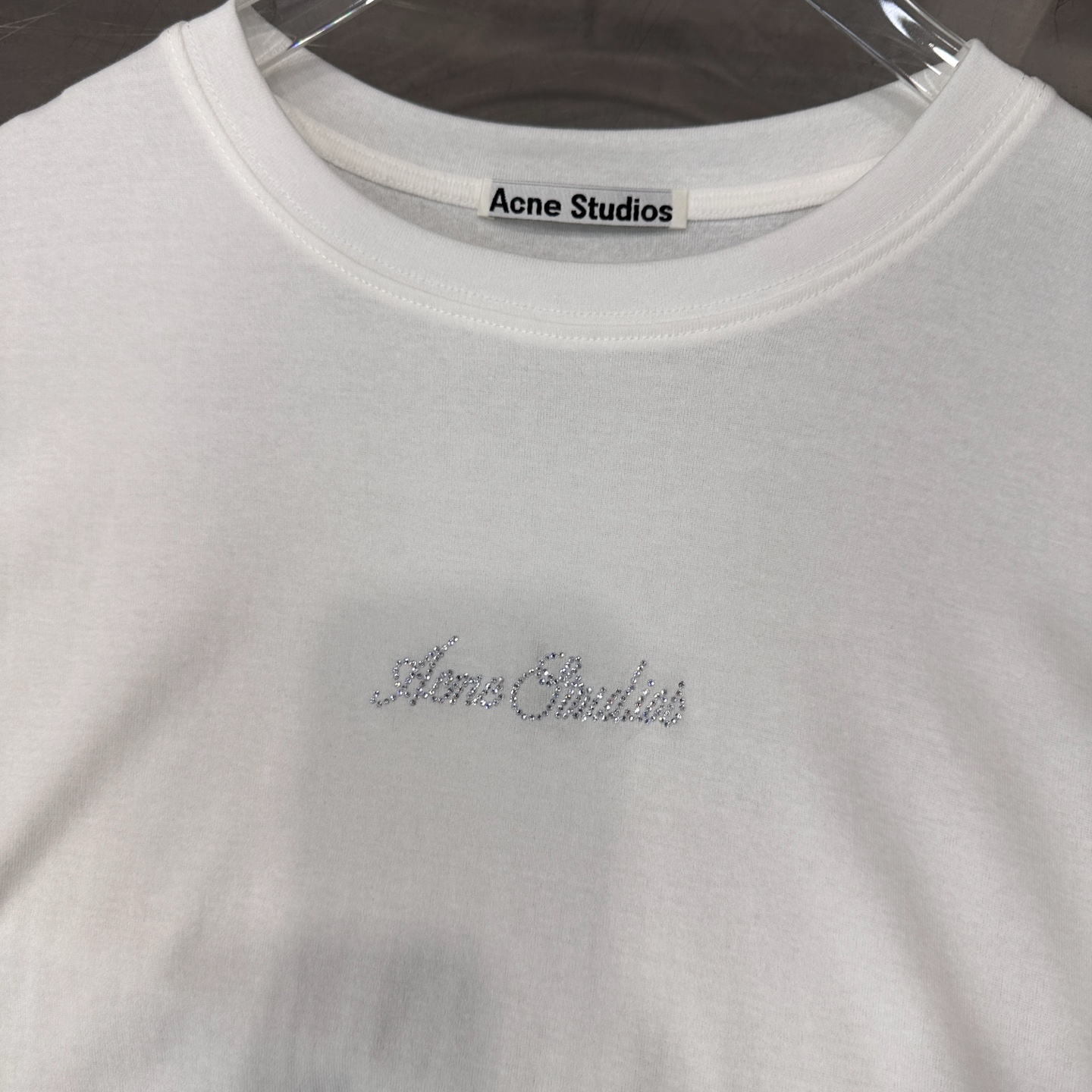 アクネ ストゥディオズ ラインストーンロゴ ウエストシェイプ Tシャツ ホワイト 画像 5