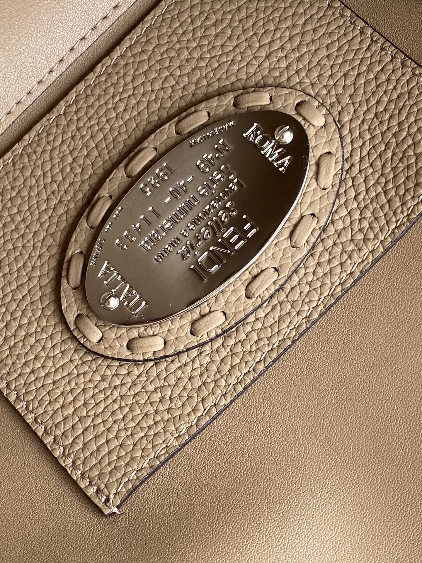 フェンディ バゲット スモール レザーバッグ グレー 600s 画像 7