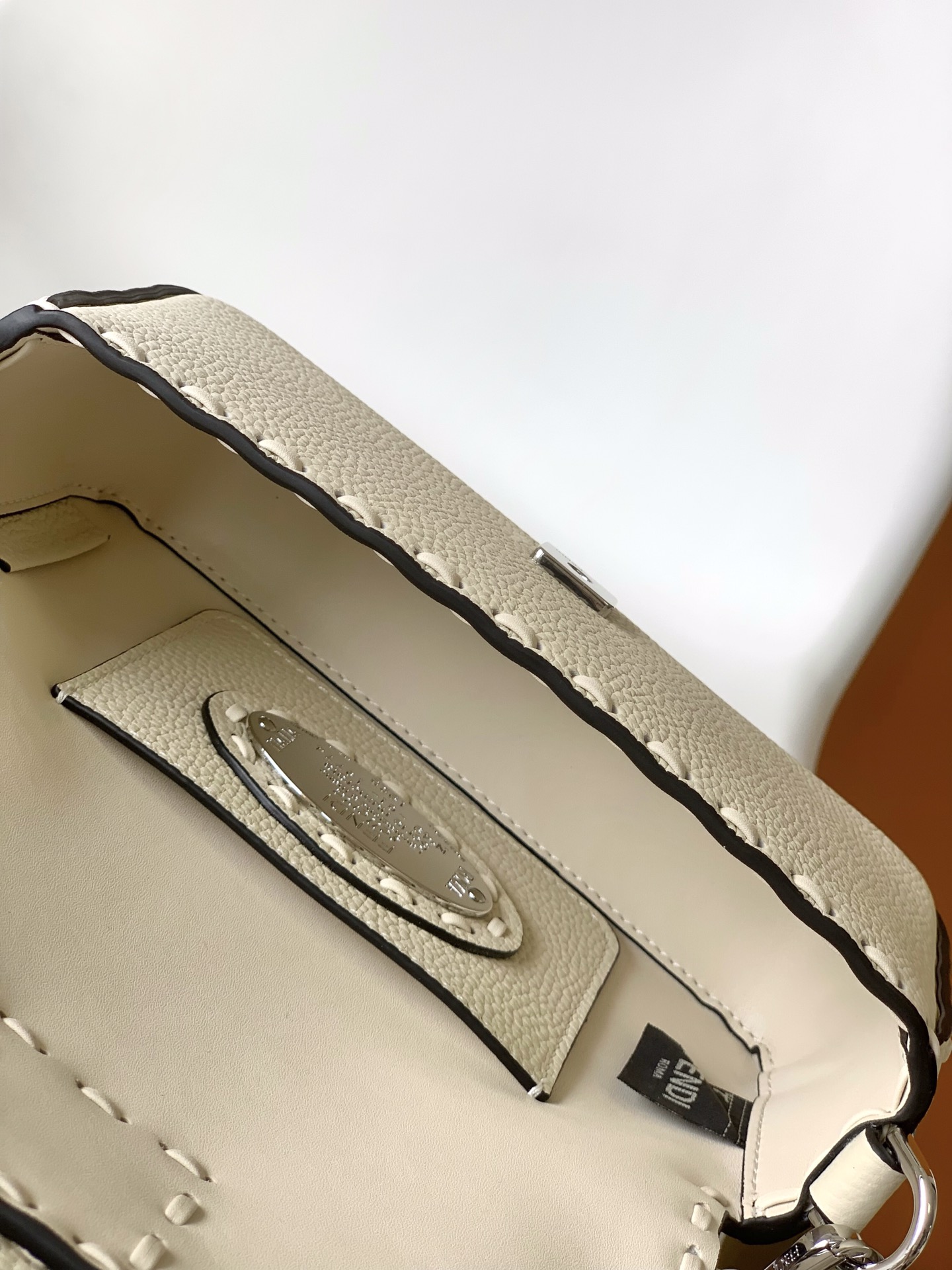 フェンディ バゲット スモール レザーバッグ ホワイト 600s 画像 5