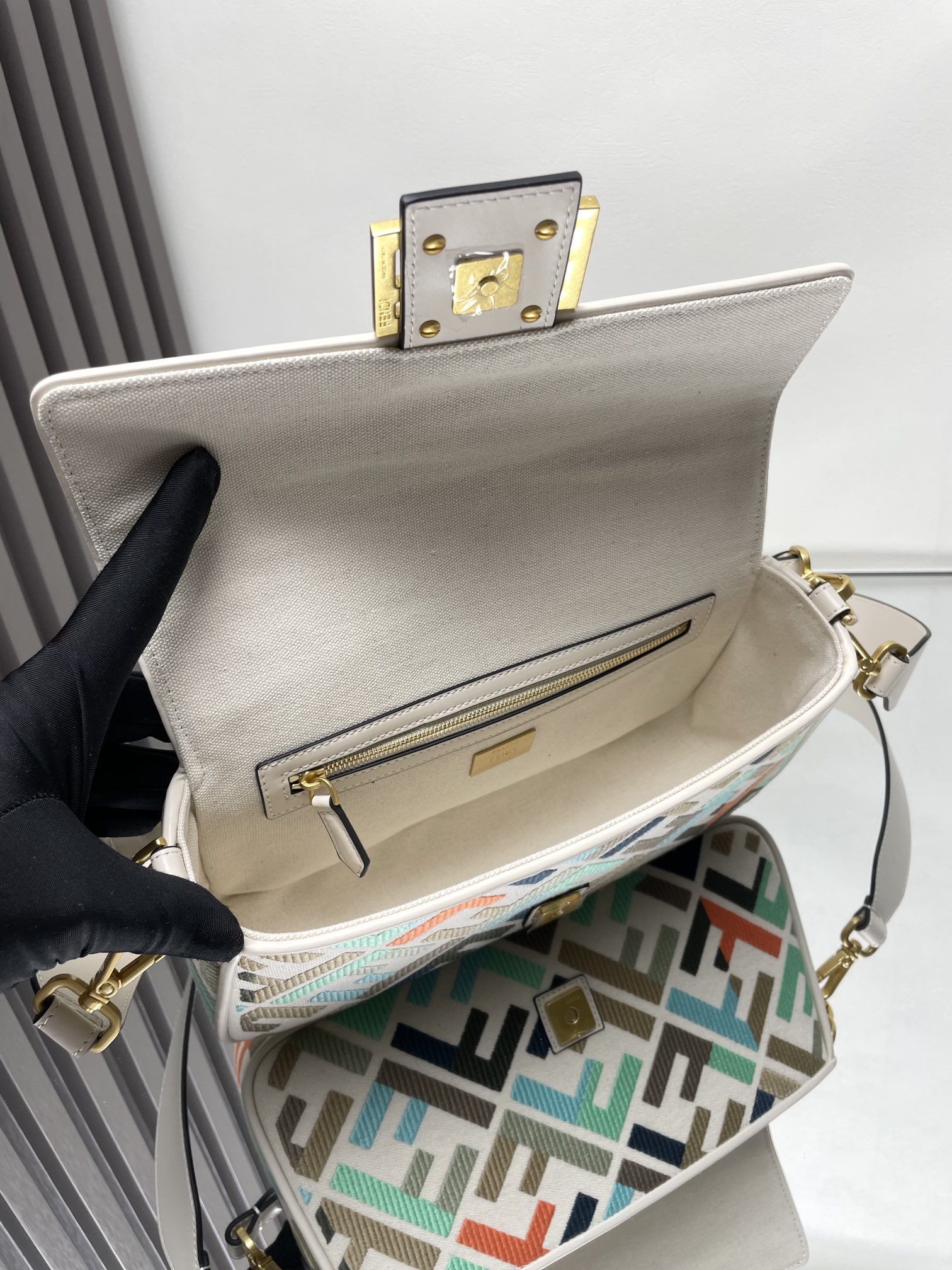 フェンディ バゲット マルチカラー FFバッグ ミント 0159A 画像 6