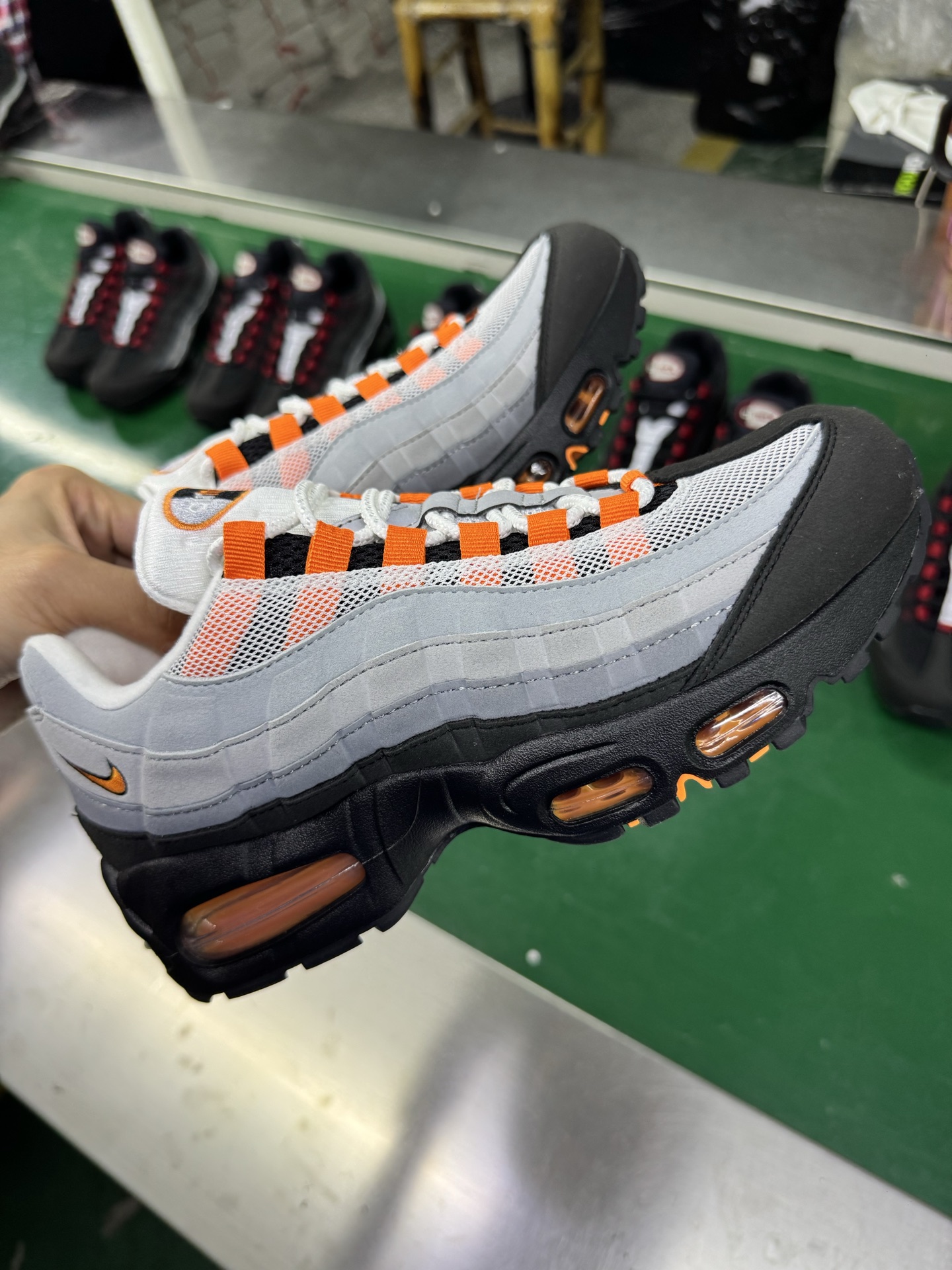 ナイキ Air Max 95 OG グレー オレンジ HM4740-101 詳細画像 3