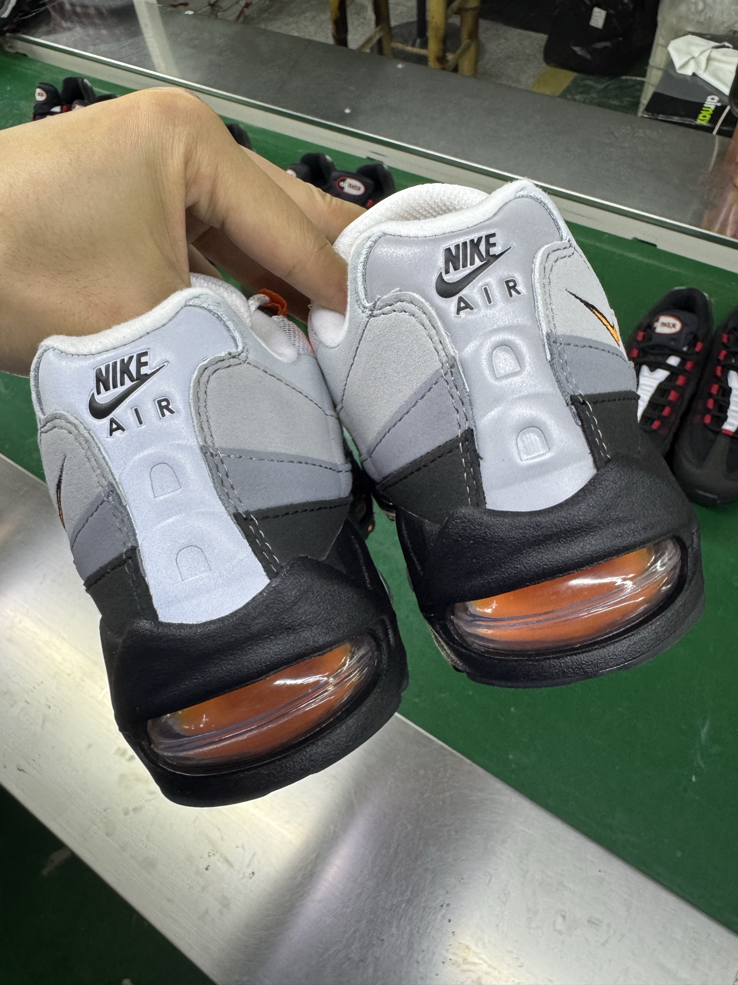 ナイキ Air Max 95 OG グレー オレンジ HM4740-101 画像 8