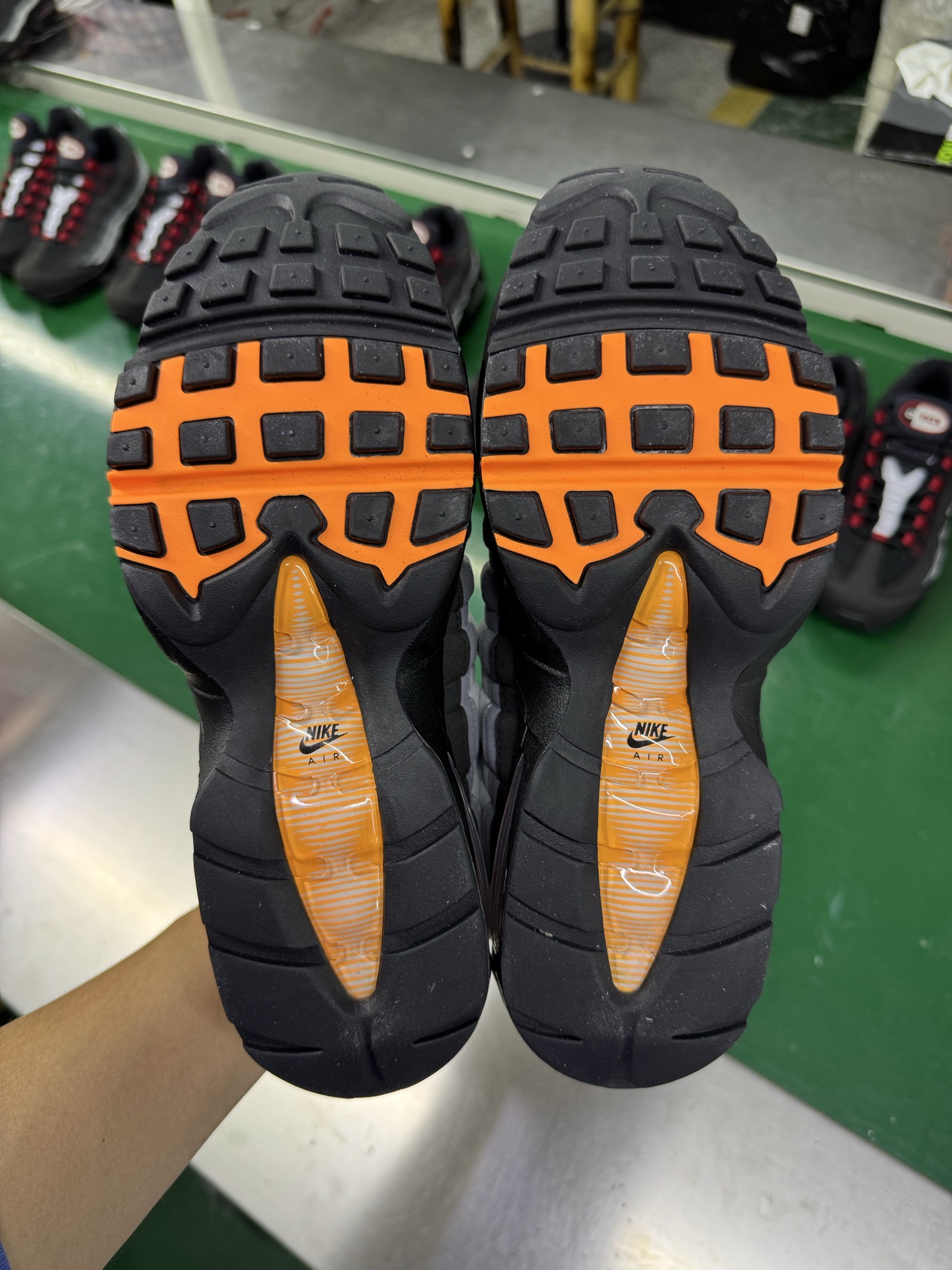 ナイキ Air Max 95 OG グレー オレンジ HM4740-101 画像 9