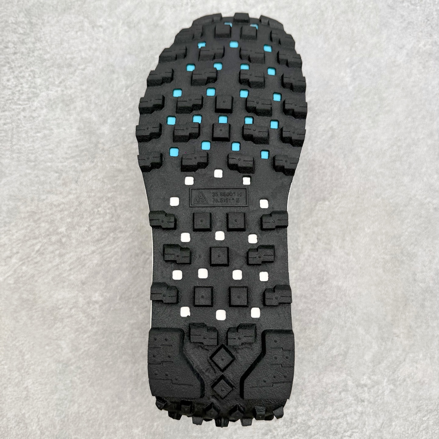 ナイキ ACG LDV トレイルシューズ レッド グレー 画像 9