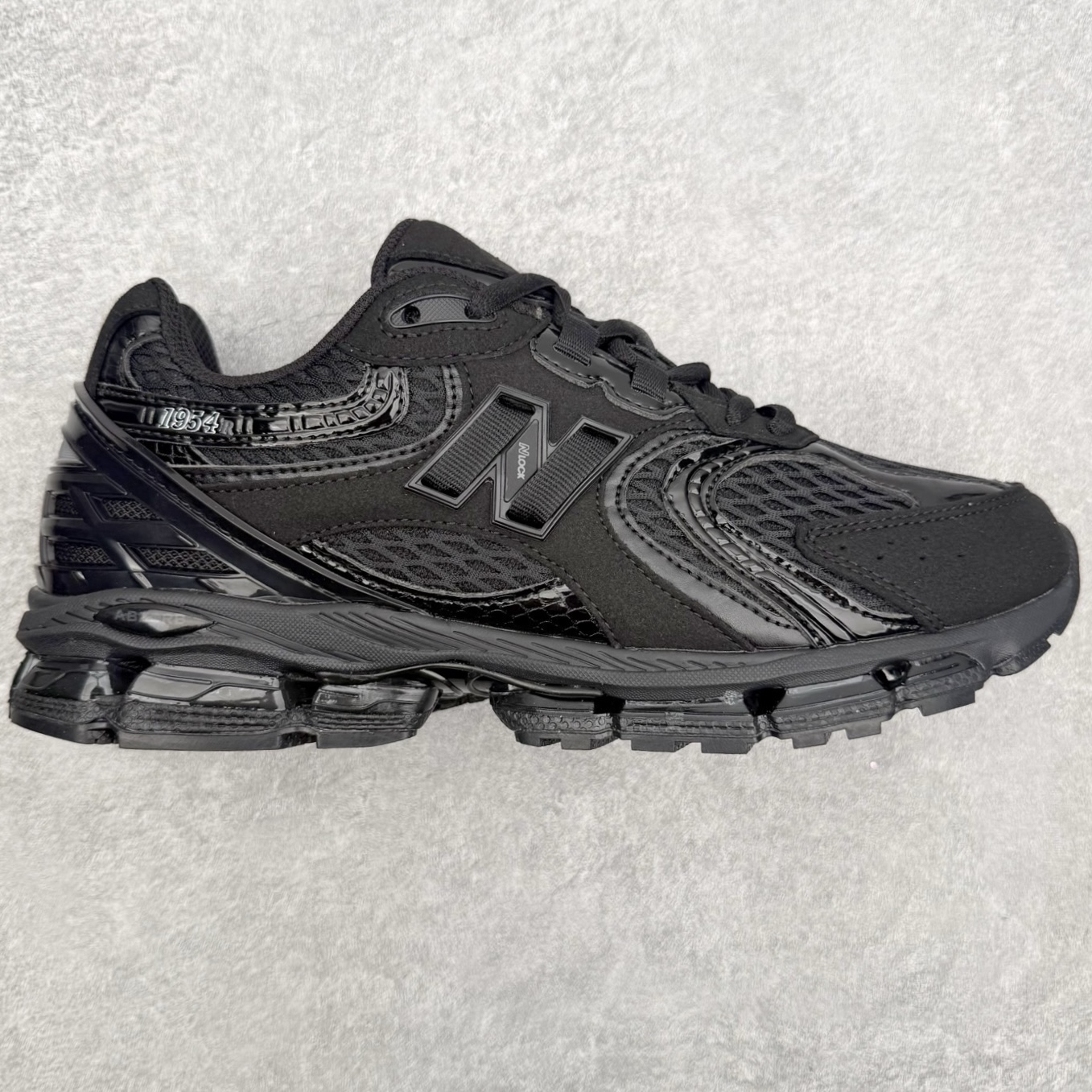 ニューバランス NB1954 ランニングシューズ ブラック 詳細画像 1