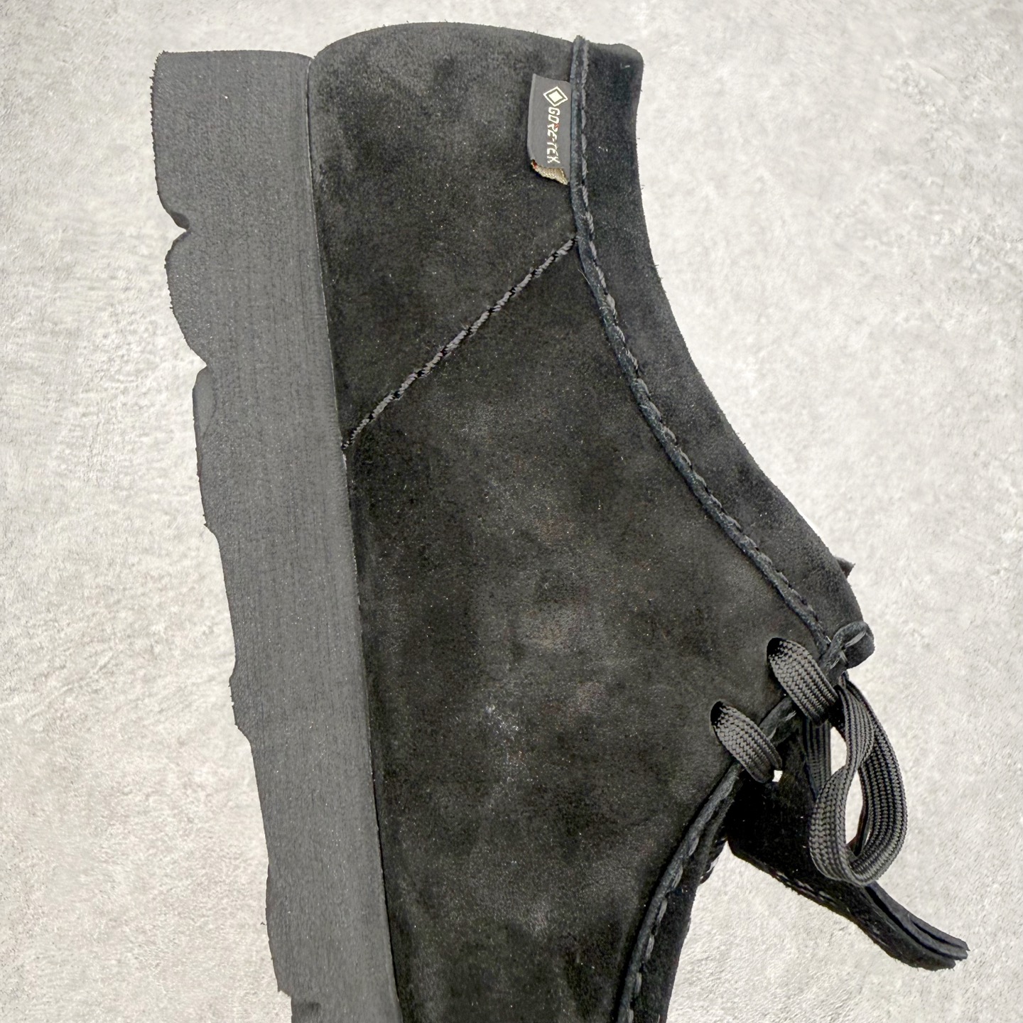 クラークス オリジナルズ Wallabee GTX スエード シューズ ブラック 画像 6