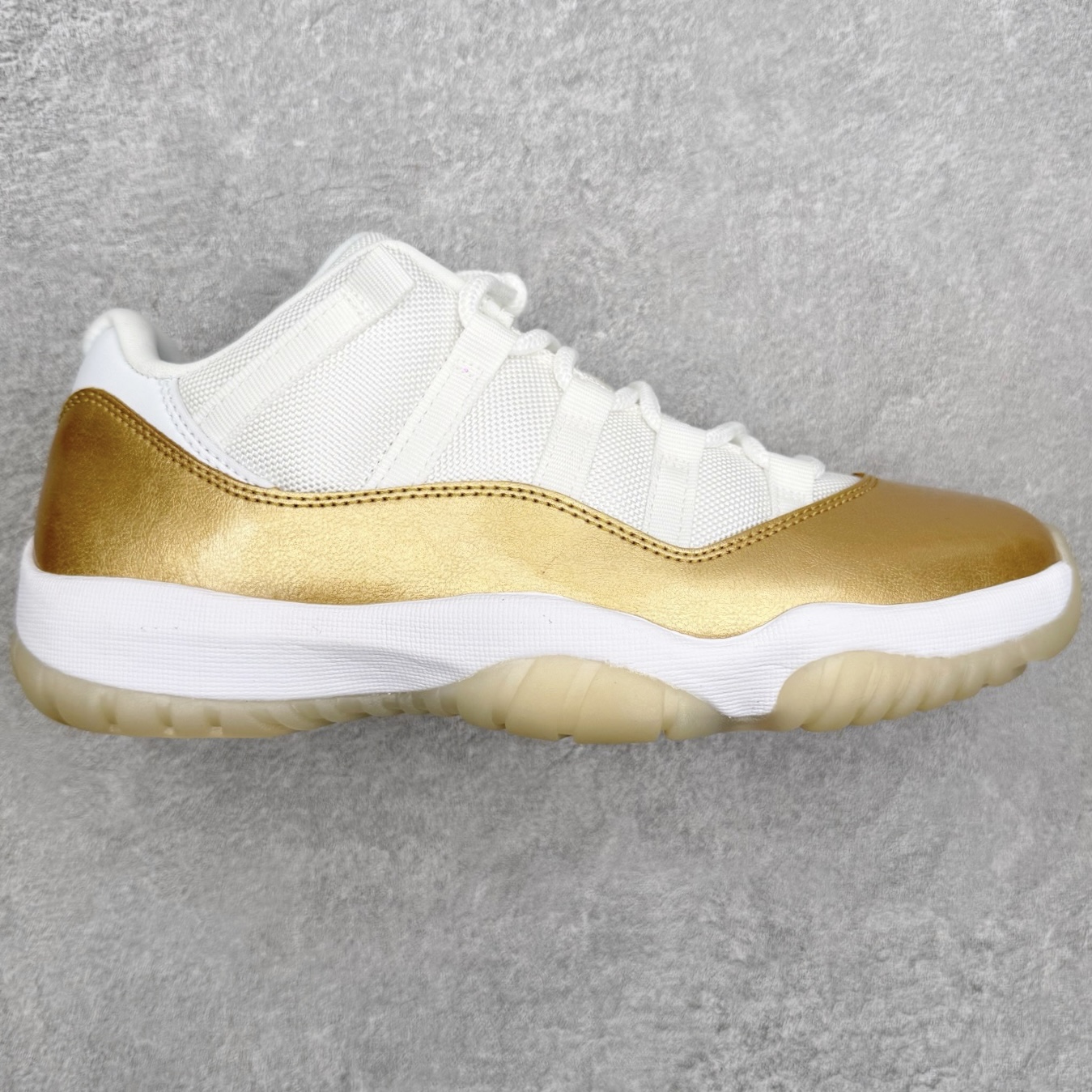 エアジョーダン AJ11 ローカット ホワイト ゴールド AH7860-102 詳細画像 1