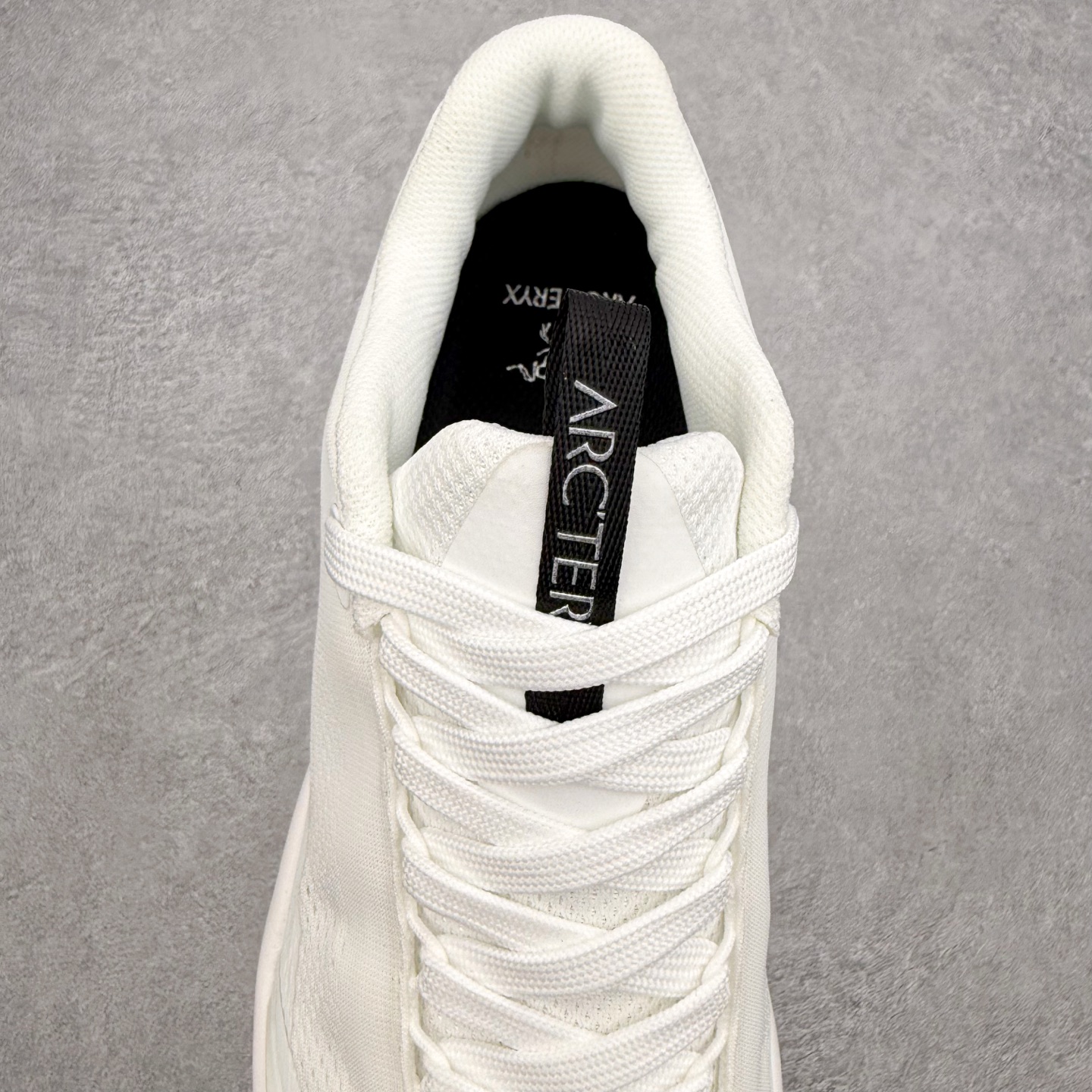 アークテリクス Aerios Aura ローカットシューズ ホワイト 画像 5