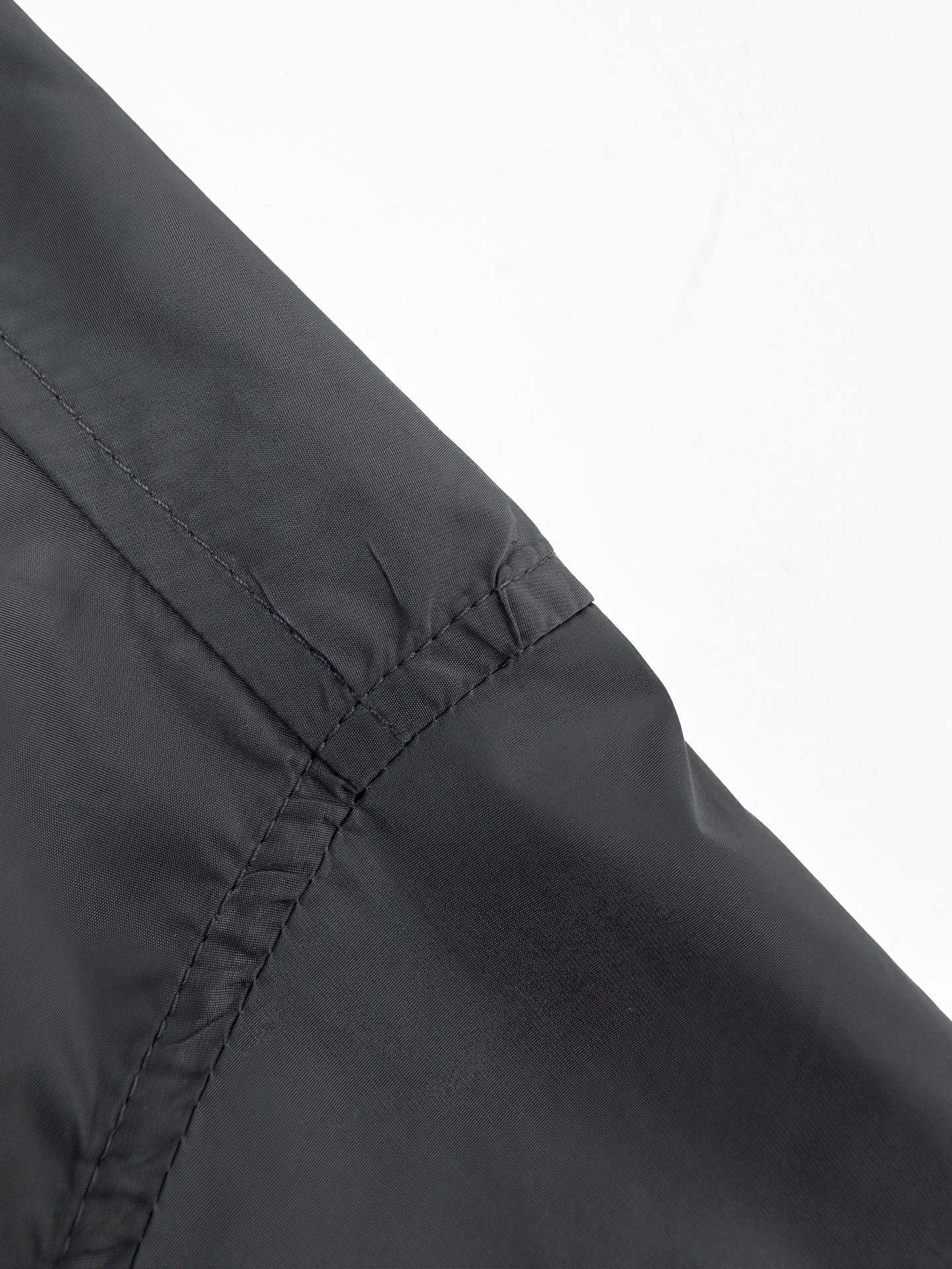 プラダ Re-Nylon トライアングルロゴ ポケットシャツ グレー 画像 6
