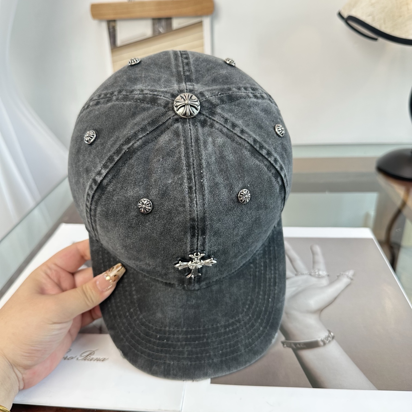 クロムハーツ クロス 刺繍 ベースボールキャップ グレー ライトグレー トーン 606060 アクセント トーン 486060 画像 4