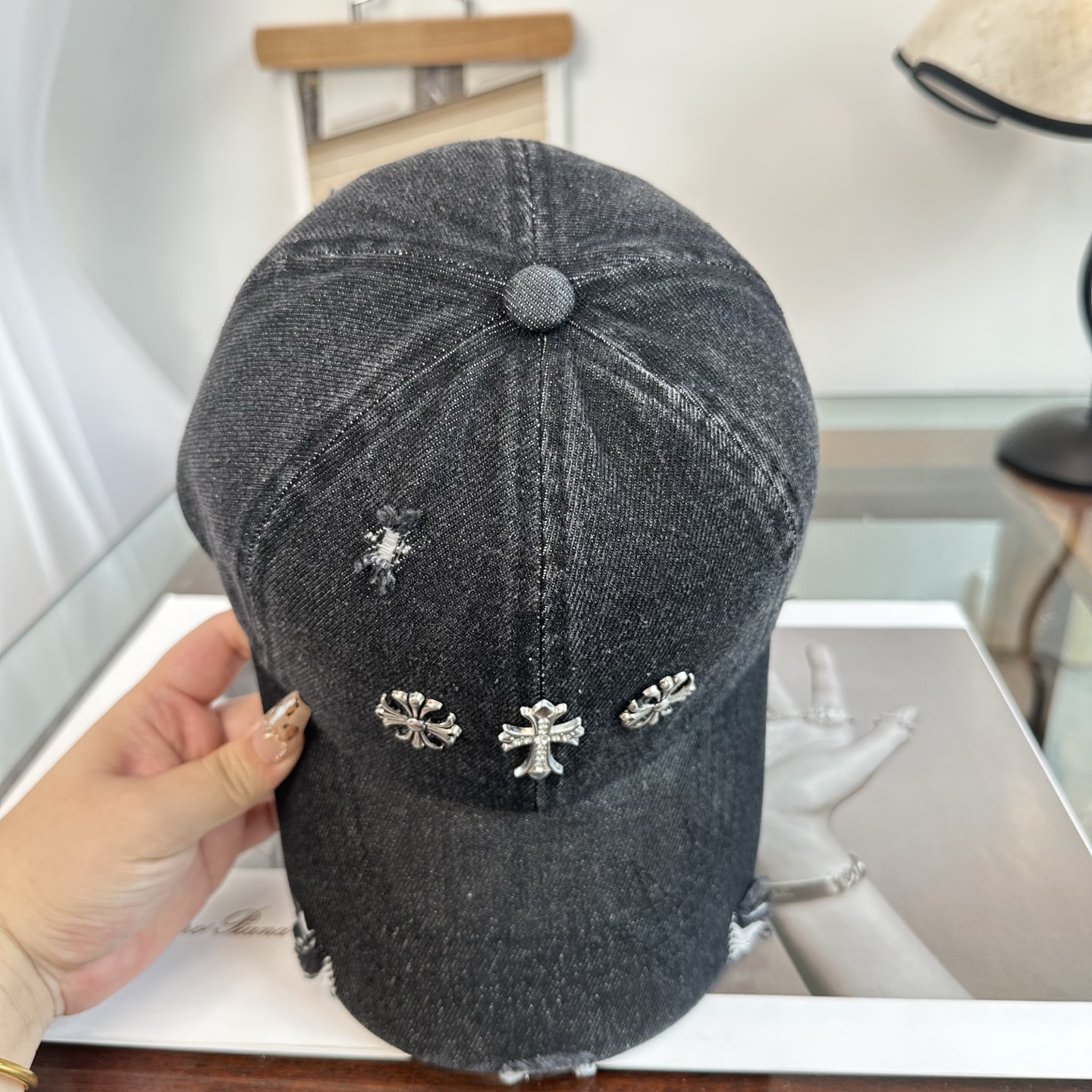 クロムハーツ クロス 刺繍 ベースボールキャップ チャコール ライトグレー トーン 484848 画像 4