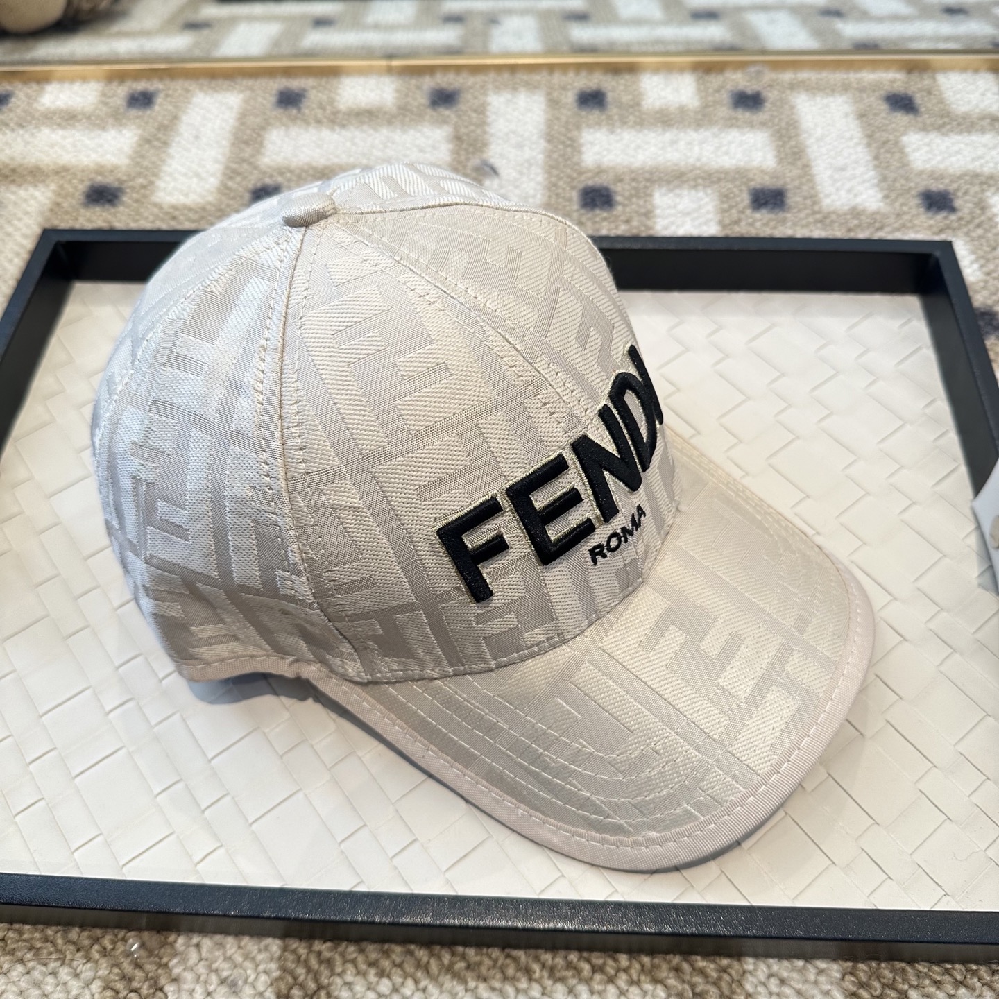 フェンディ FFモノグラム ベースボールキャップ ニュートラル 詳細画像 1