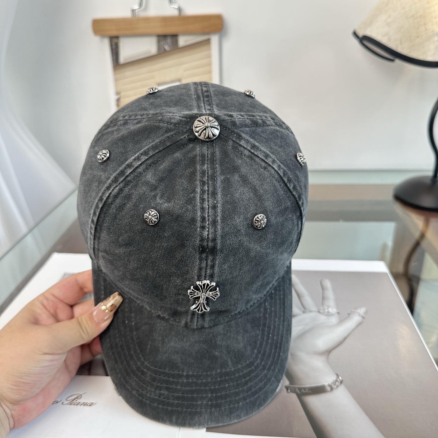 クロムハーツ クロス 刺繍 ベースボールキャップ チャコール グレー トーン 484848 画像 4