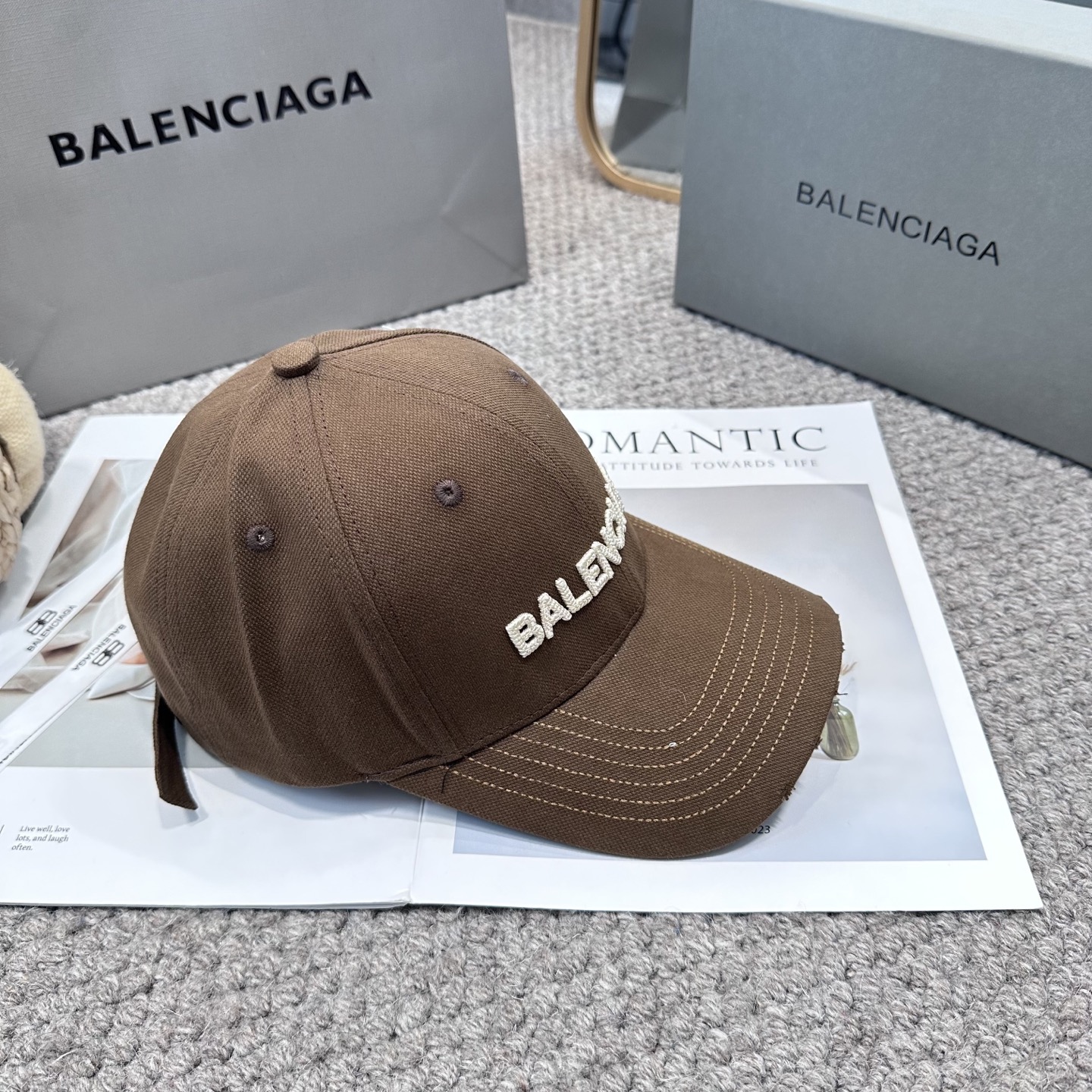 バレンシアガ ロゴ ベースボールキャップ グレー ライトグレー トーン 786060 詳細画像 2