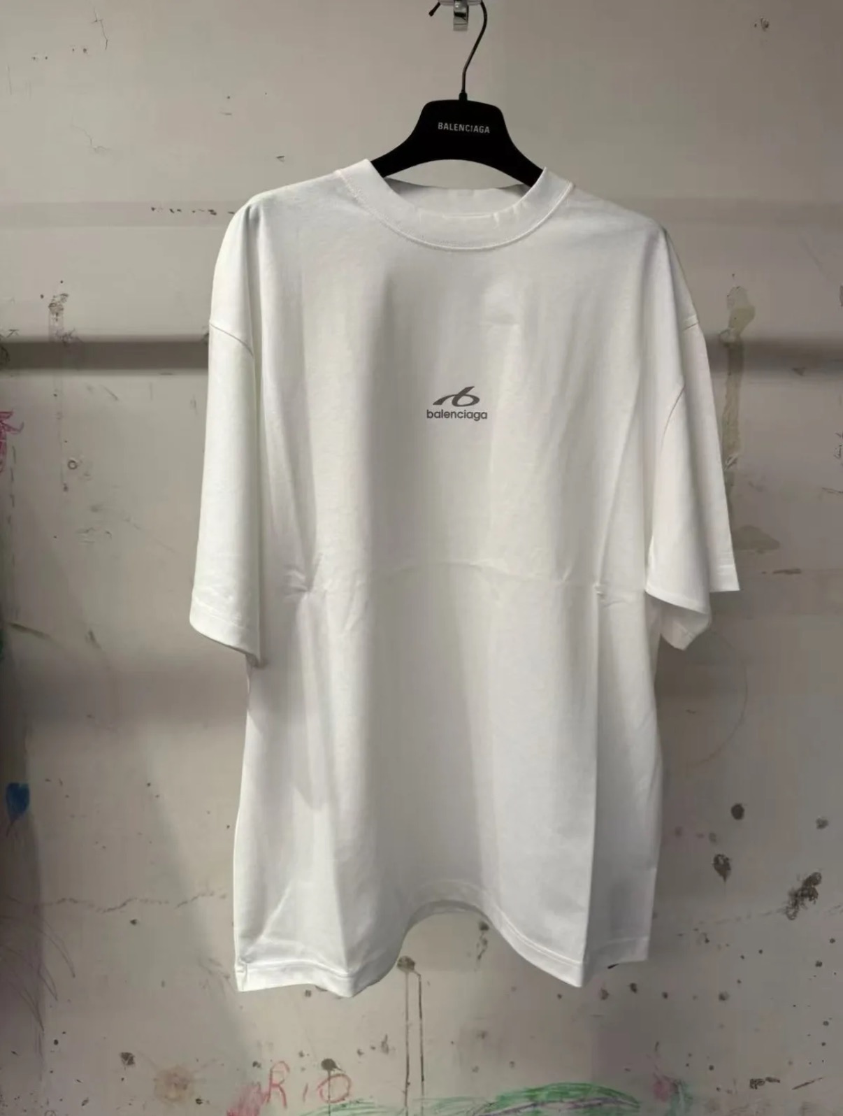バレンシアガ 3Bスポーツアイコン オーバーサイズTシャツ チョーキーホワイト 850345TTVK59054 画像 4