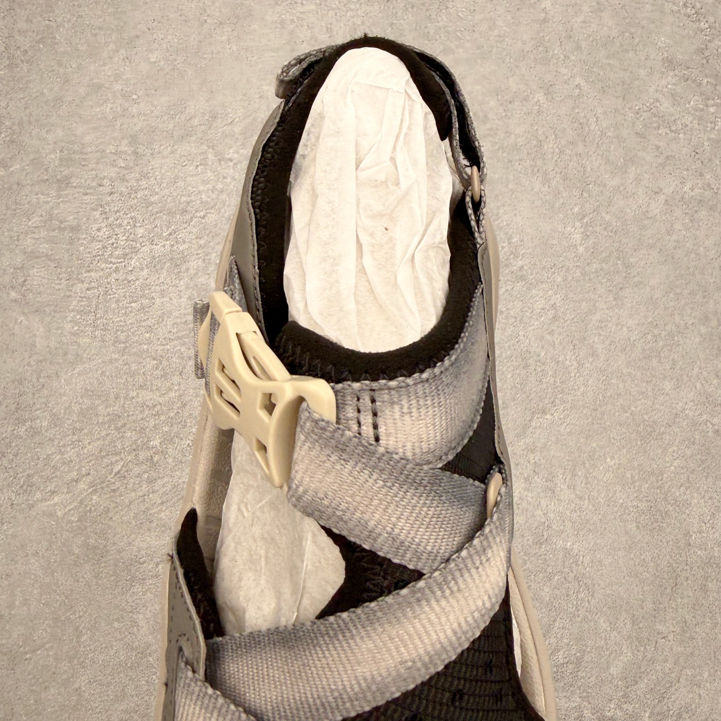 ホカ Infini Hike TC サンダル グレー サンド 1162570 画像 5