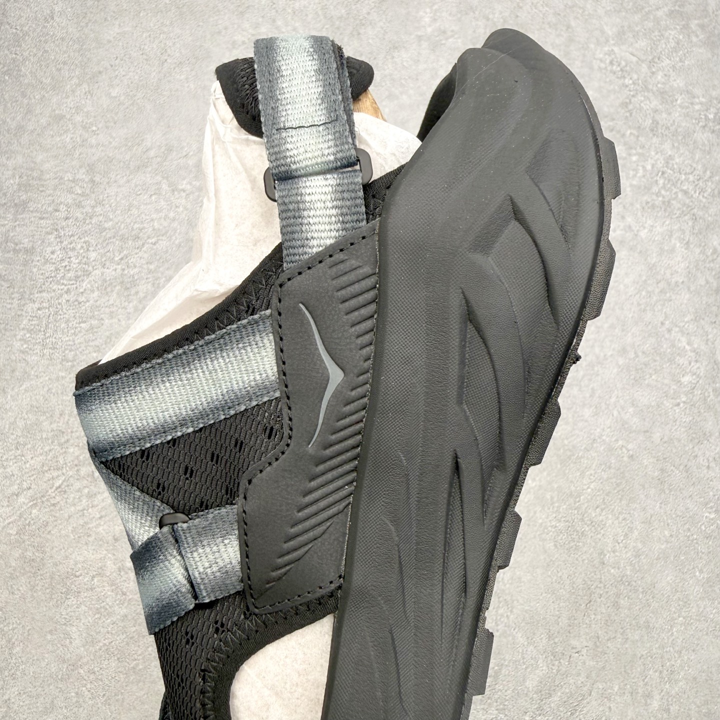 ホカ Infini Hike TC サンダル ブラック ブラック 1162570 画像 7