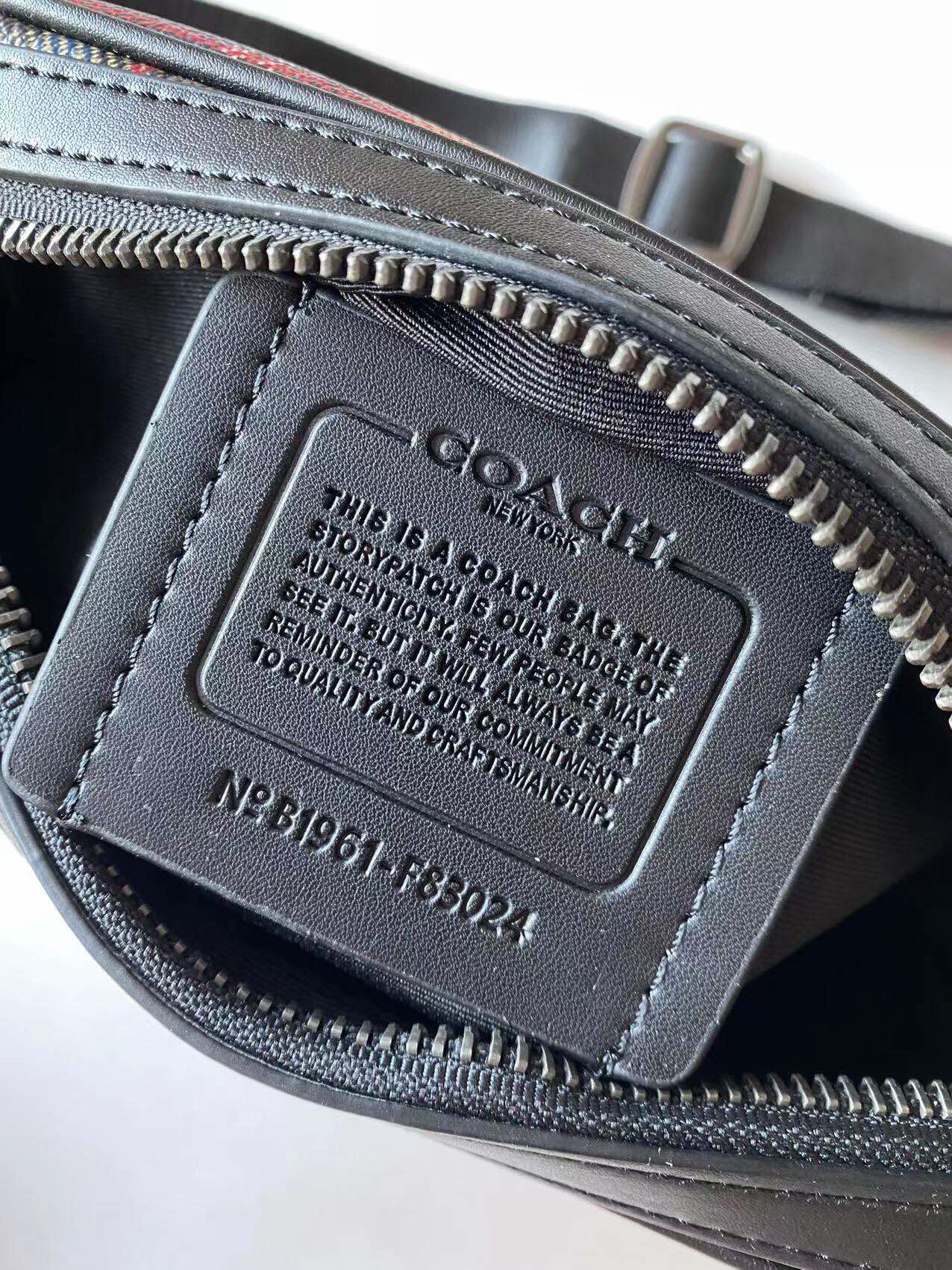 コーチ Graham クロスボディ プレイド シグネチャーキャンバス F83024 画像 9