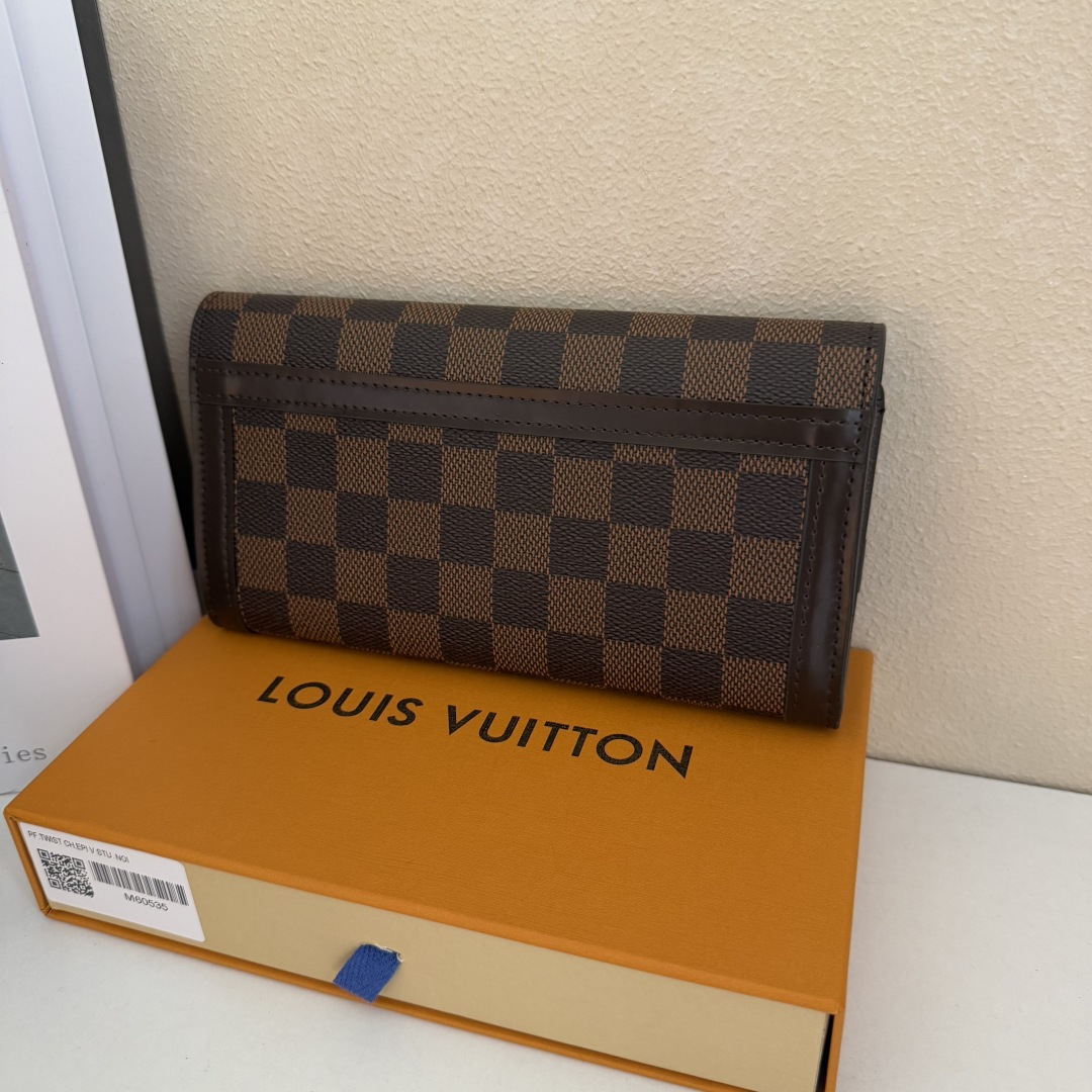 ルイ・ヴィトン Venice フラップウォレット ダミエ エベヌ トランクスタッズ M60535 詳細画像 2