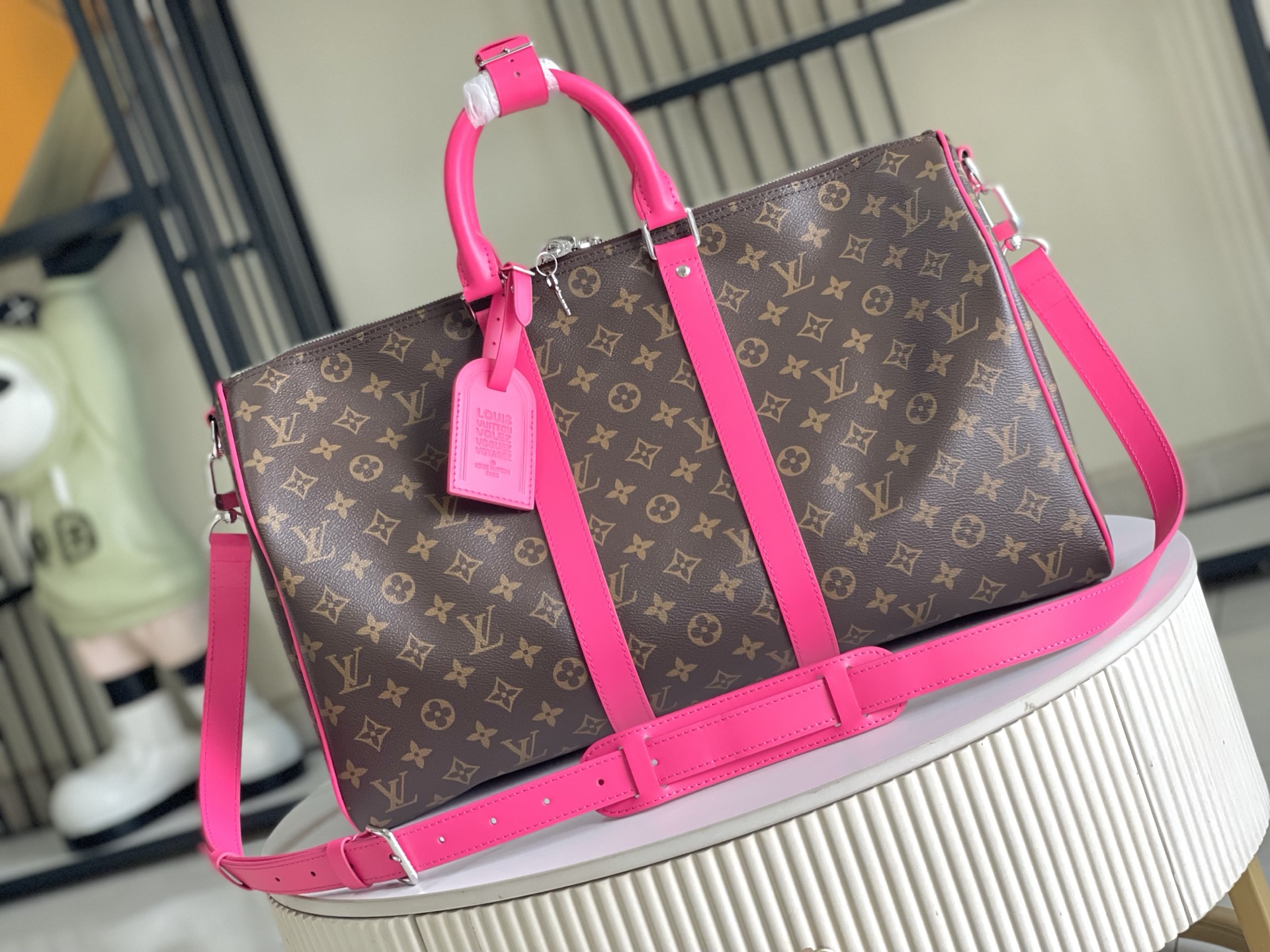 ルイ・ヴィトン Keepall Bandouliere 45 コロルマニア ピンク M13807 詳細画像 2