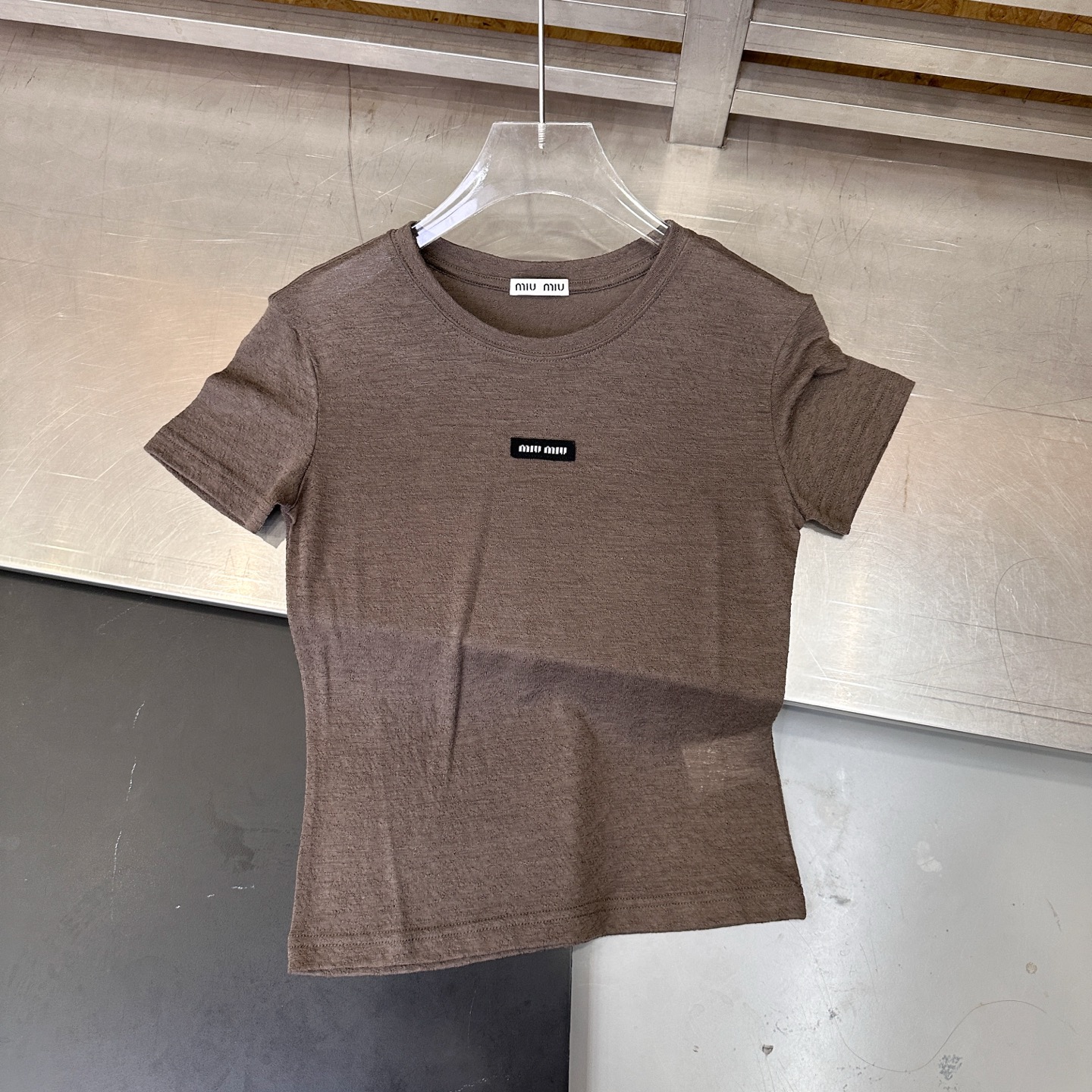 ミュウミュウ 刺繍ロゴ ウール 半袖Tシャツ トープ 詳細画像 3