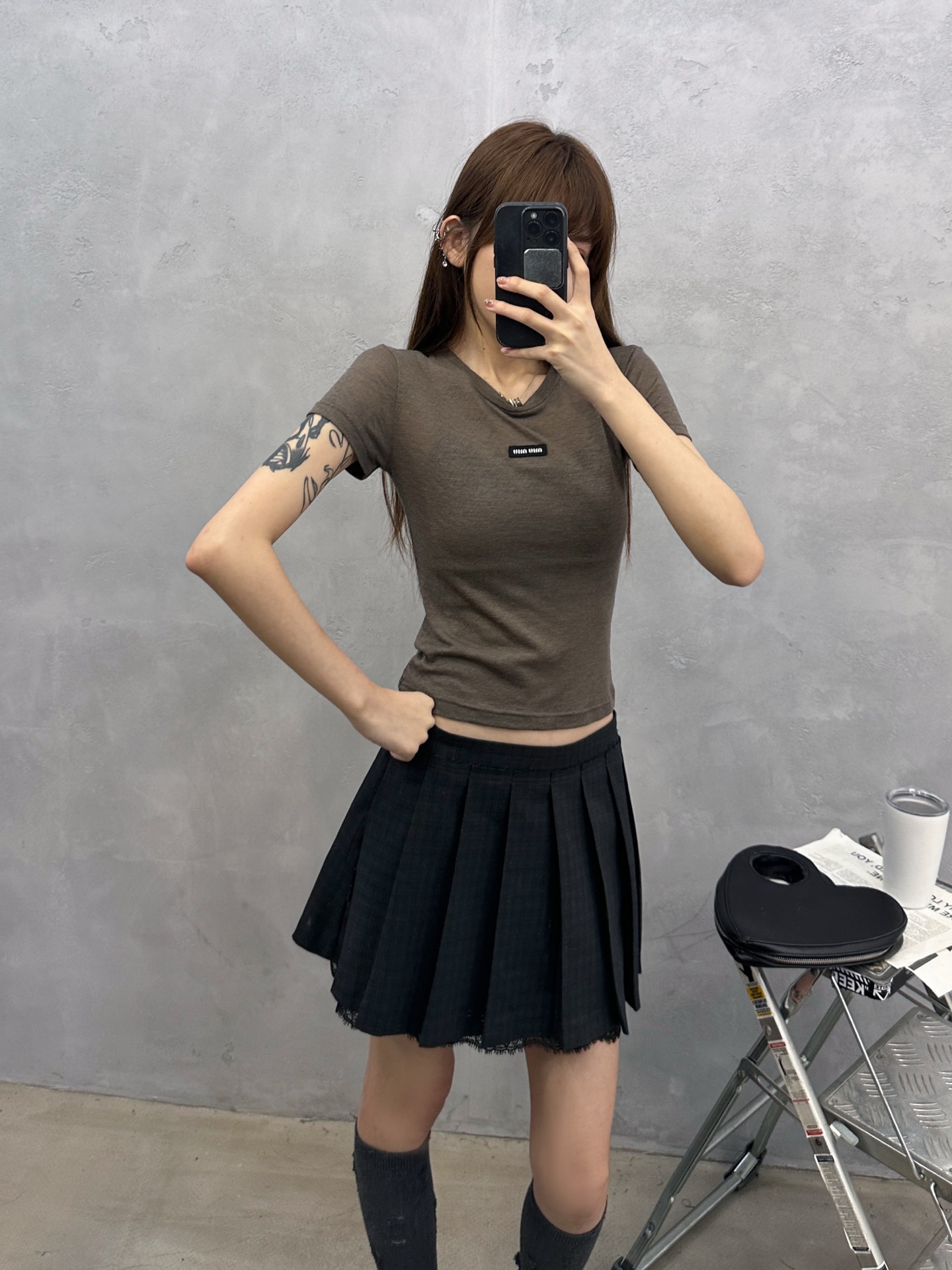 ミュウミュウ 刺繍ロゴ ウール 半袖Tシャツ トープ 画像 8