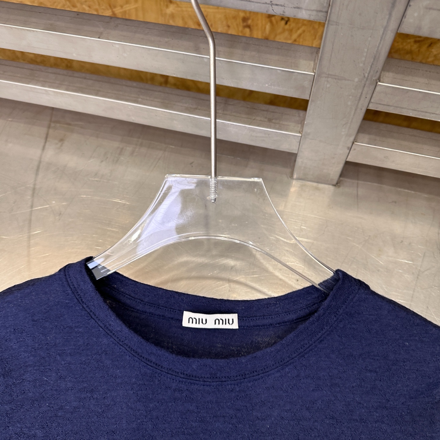 ミュウミュウ 刺繍ロゴ ウール 半袖Tシャツ ネイビー 画像 4