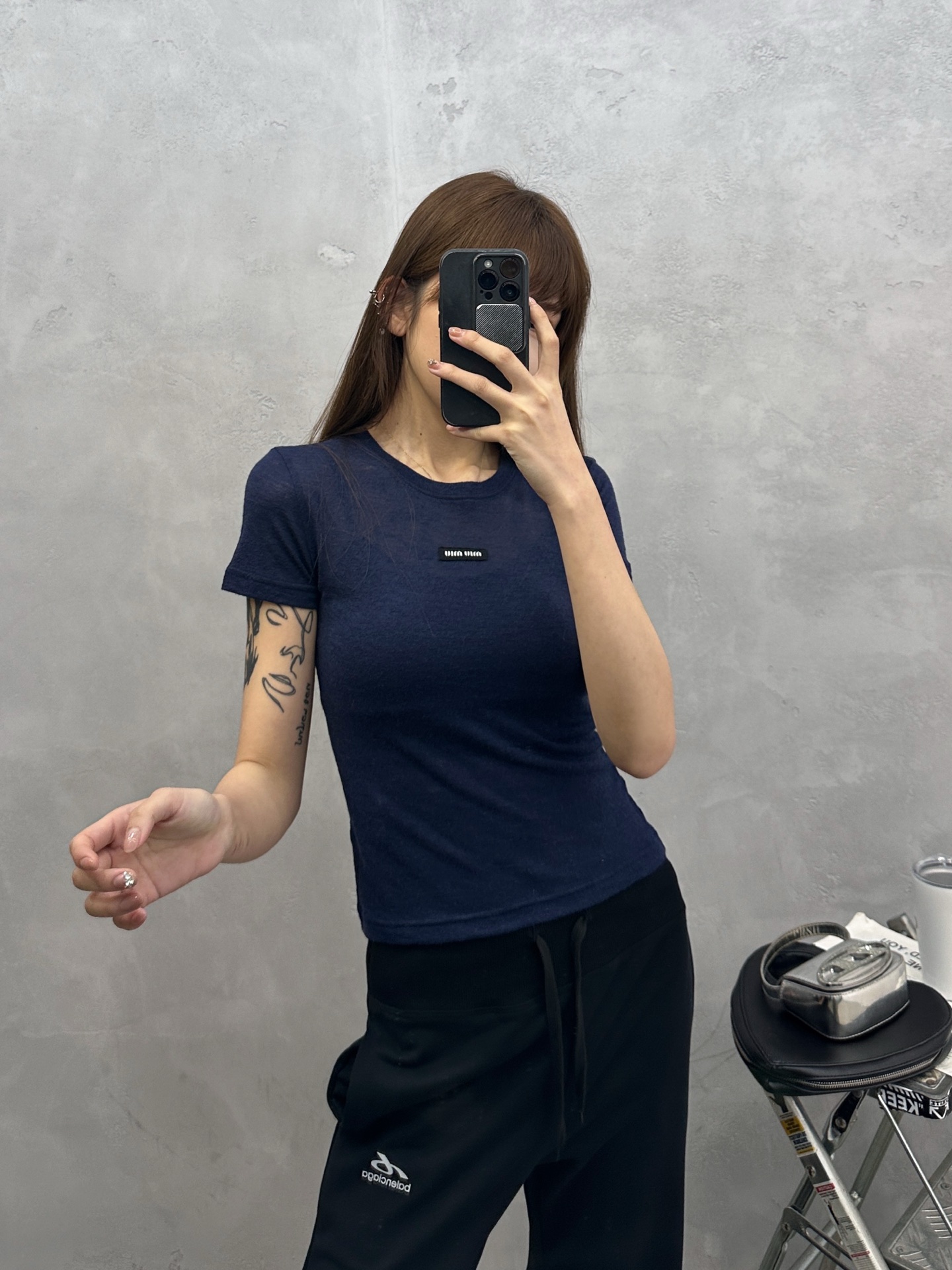 ミュウミュウ 刺繍ロゴ ウール 半袖Tシャツ ネイビー 画像 9