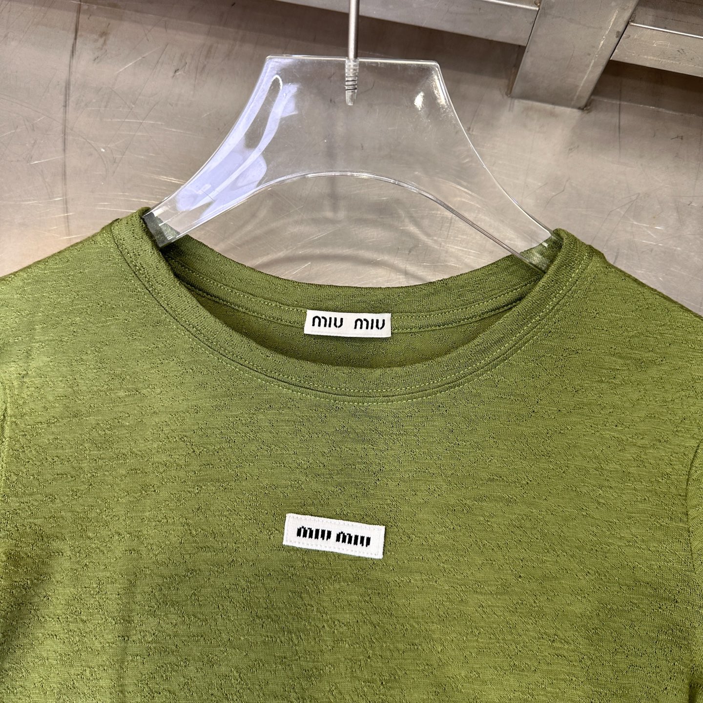 ミュウミュウ 刺繍ロゴ ウール 半袖Tシャツ オリーブ 画像 5