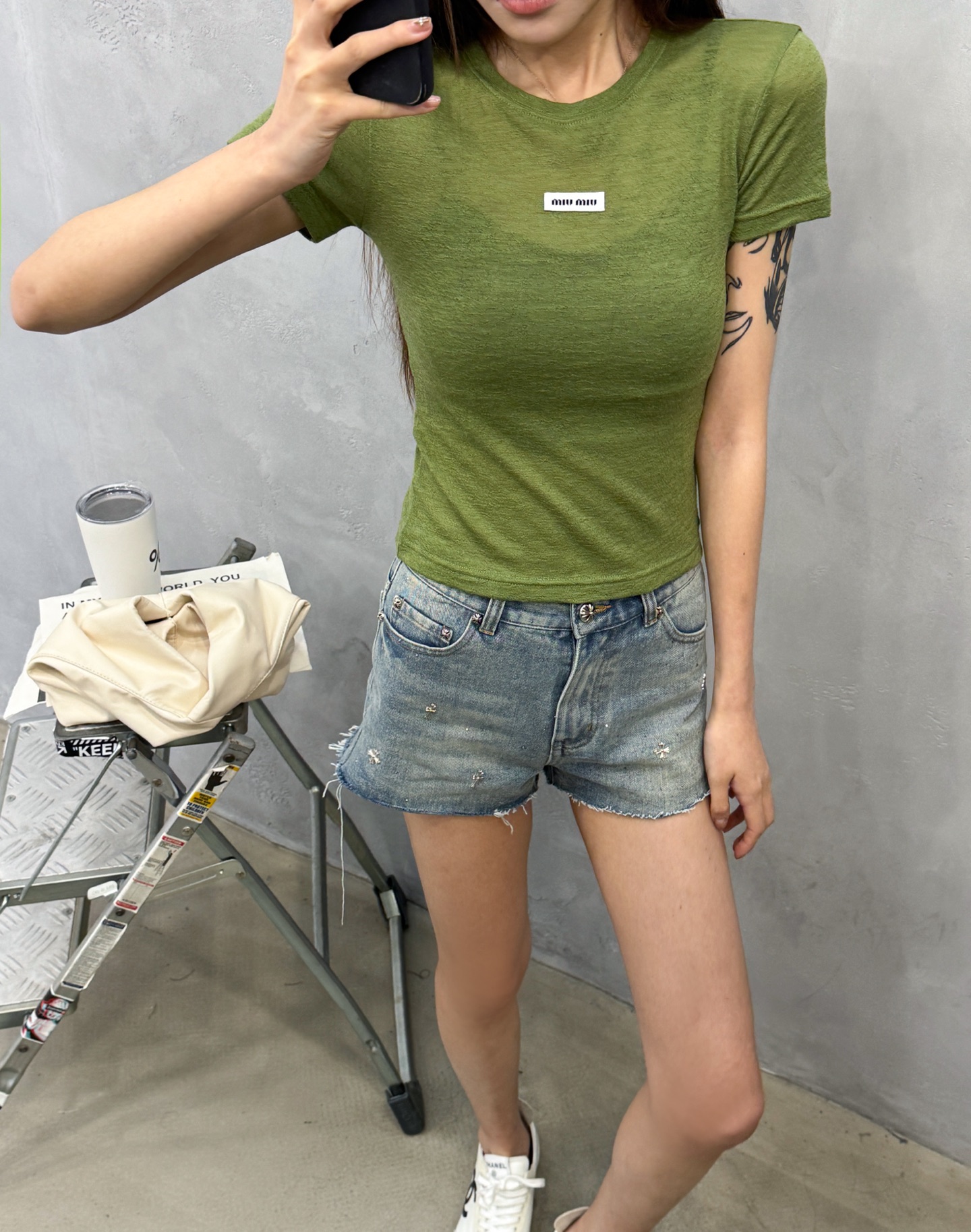 ミュウミュウ 刺繍ロゴ ウール 半袖Tシャツ オリーブ 画像 7