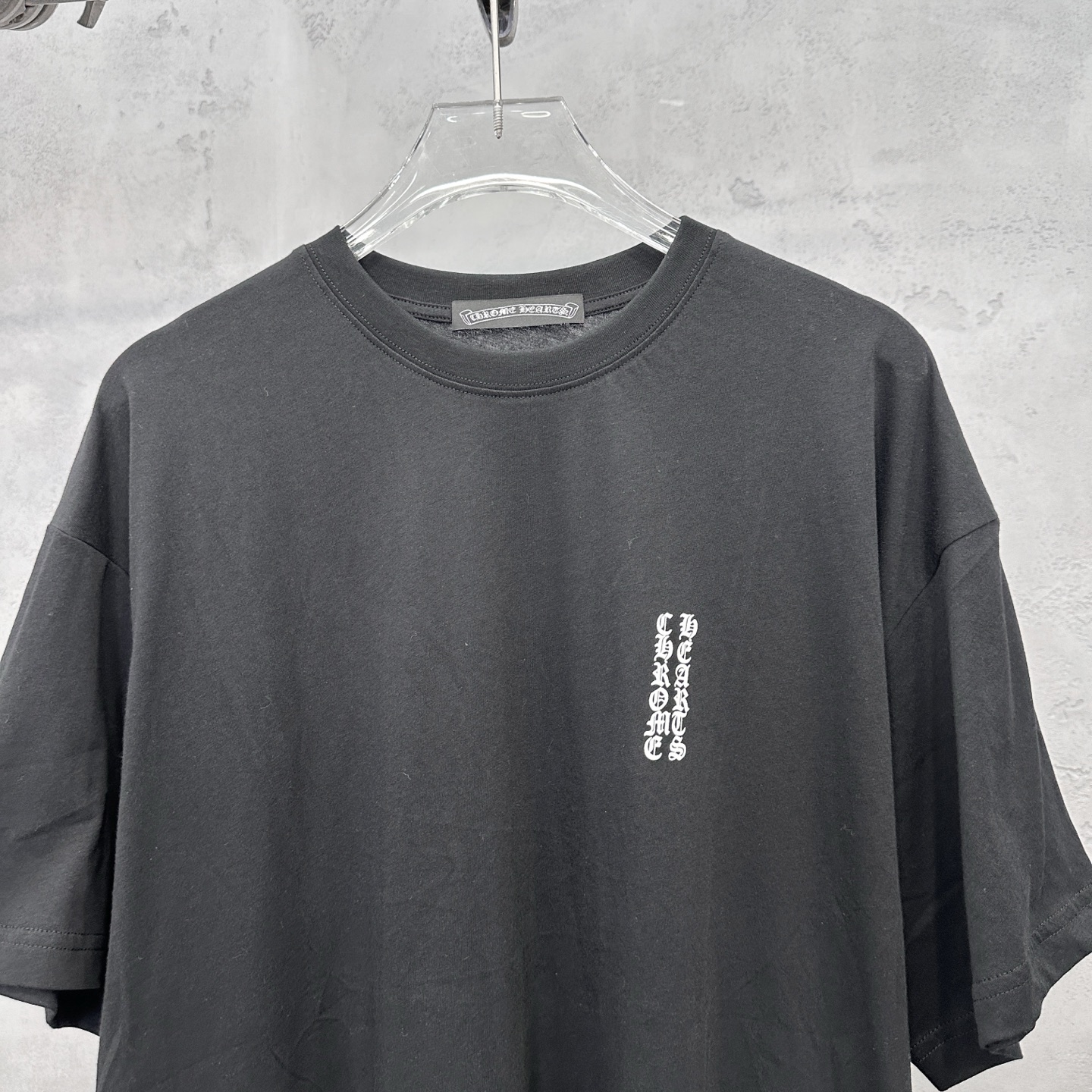クロムハーツ 縦ロゴ バックプリントTシャツ ブラック 詳細画像 1