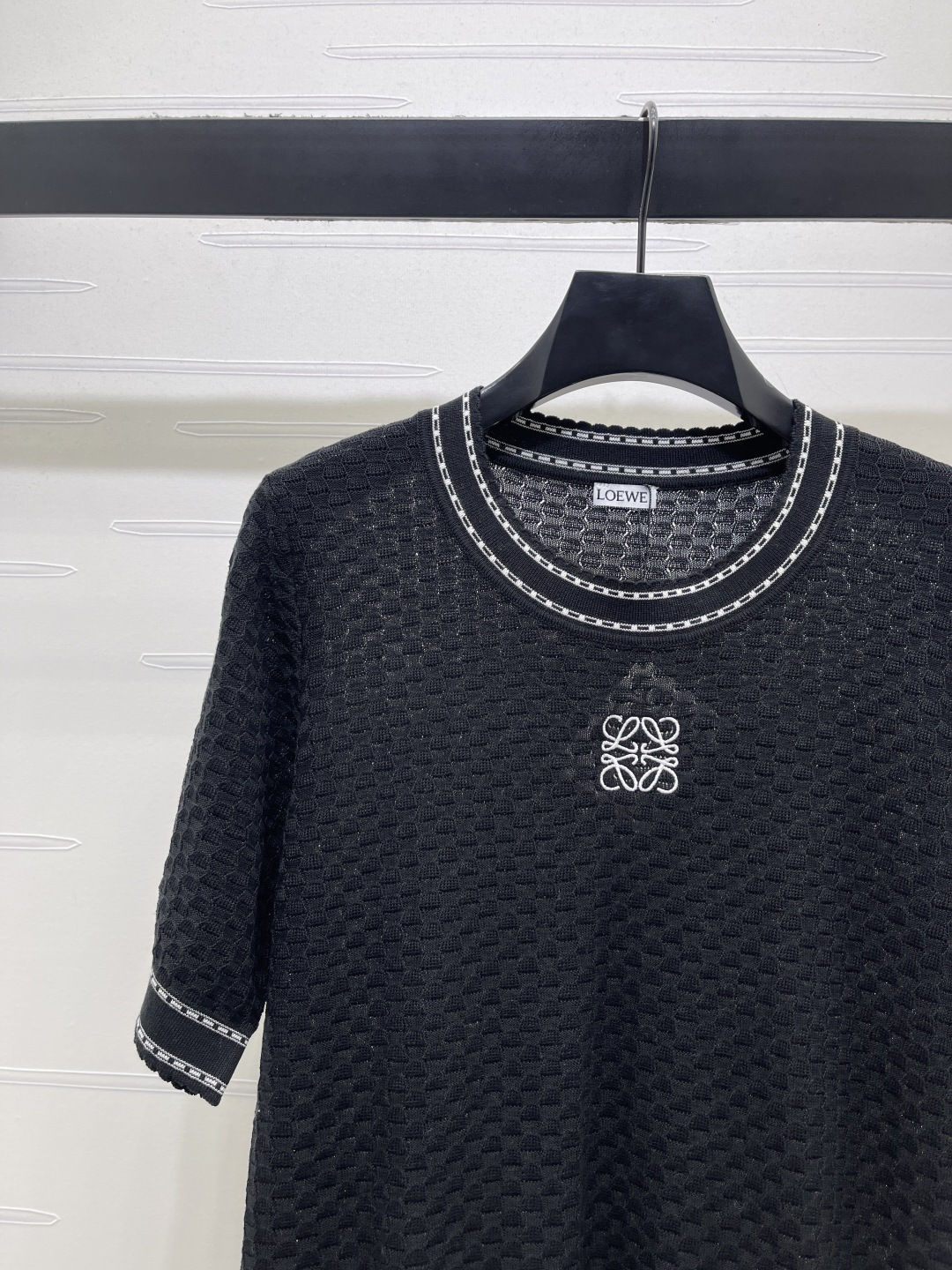 ロエベ アナグラム刺繍 ハニカムニット半袖トップ チャコール 詳細画像 3