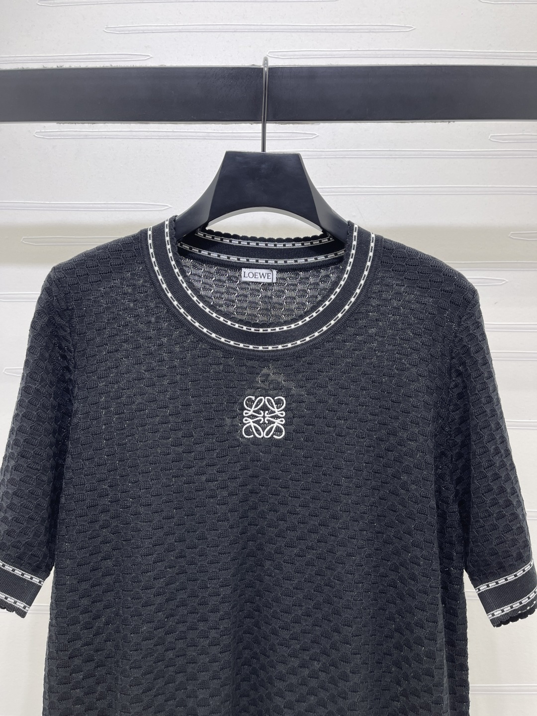 ロエベ アナグラム刺繍 ハニカムニット半袖トップ チャコール 画像 4