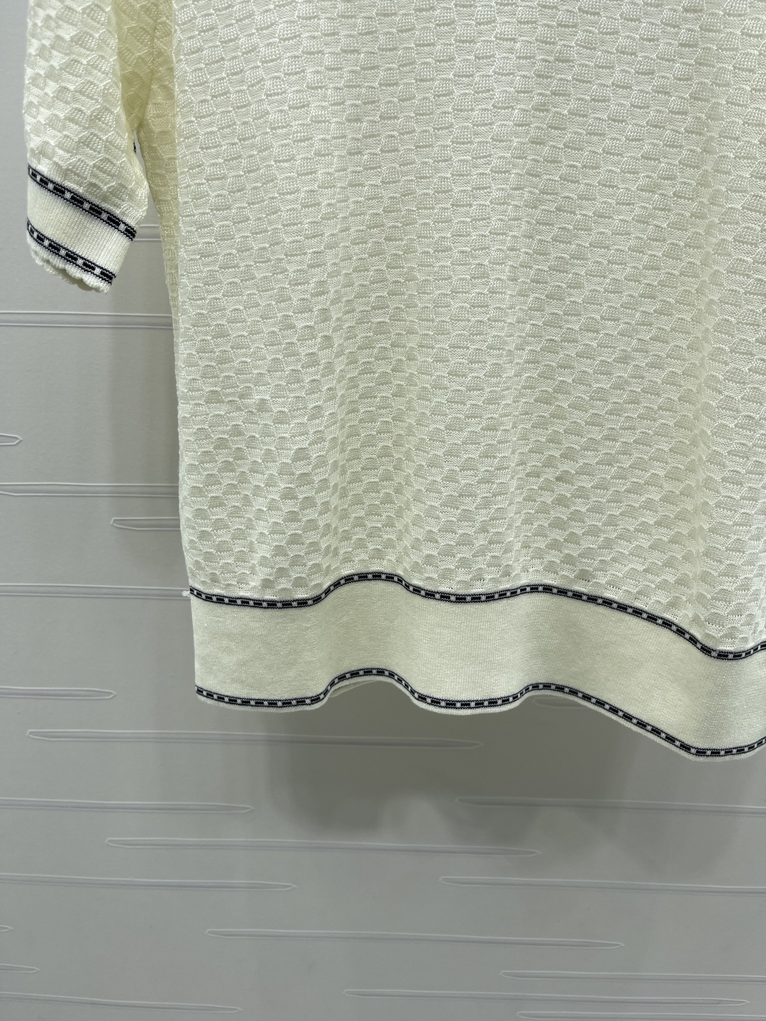 ロエベ アナグラム刺繍 ハニカムニット半袖トップ クリーム 画像 4
