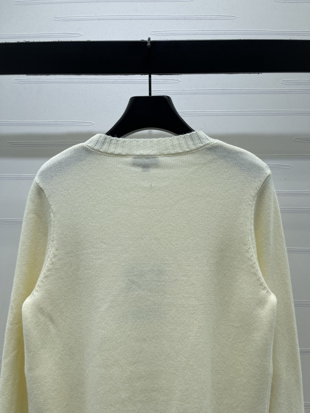 シャネル 26A CCバッジ リブトリム ウールセーター クリーム 画像 6