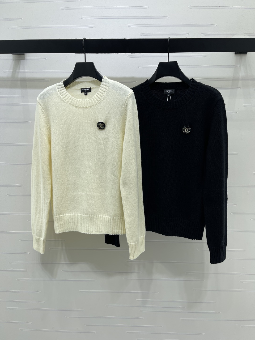 シャネル 26A CCバッジ リブトリム ウールセーター クリーム 画像 9