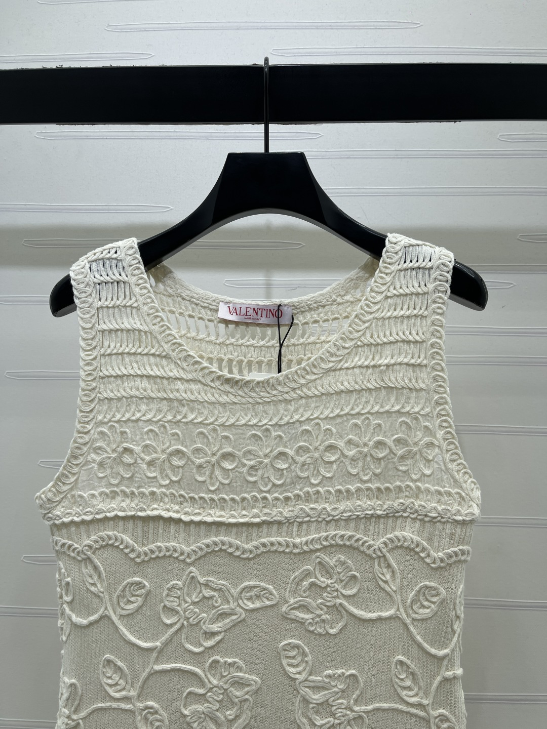 ヴァレンティノ フローラル刺繍 ノースリーブニットトップ クリーム 画像 4