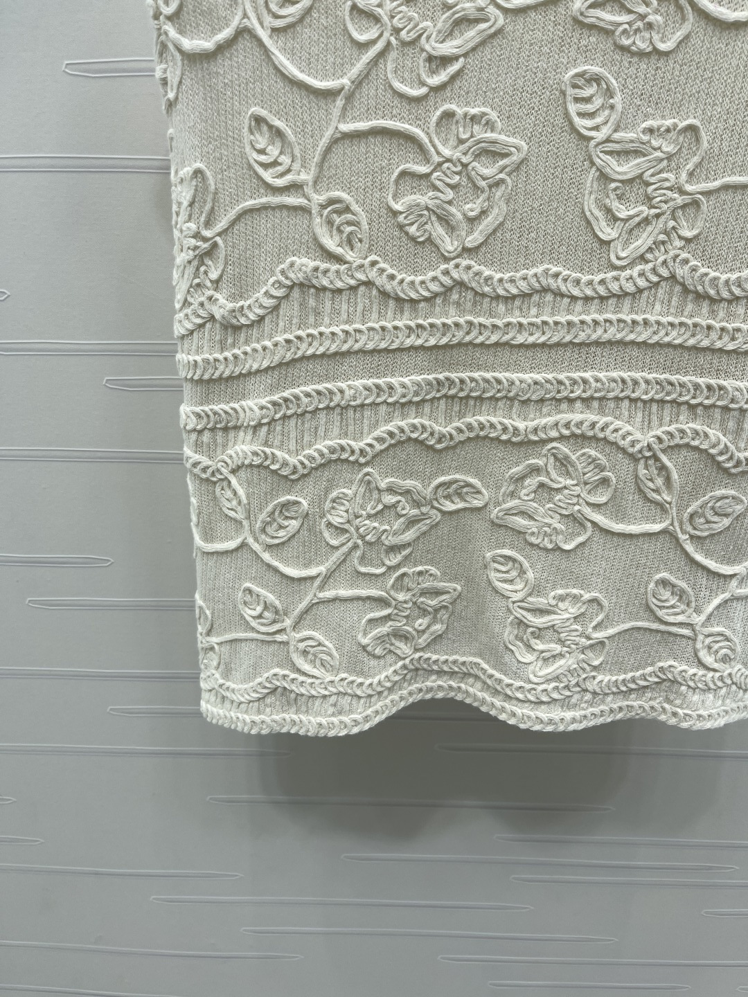 ヴァレンティノ フローラル刺繍 ノースリーブニットトップ クリーム 画像 5