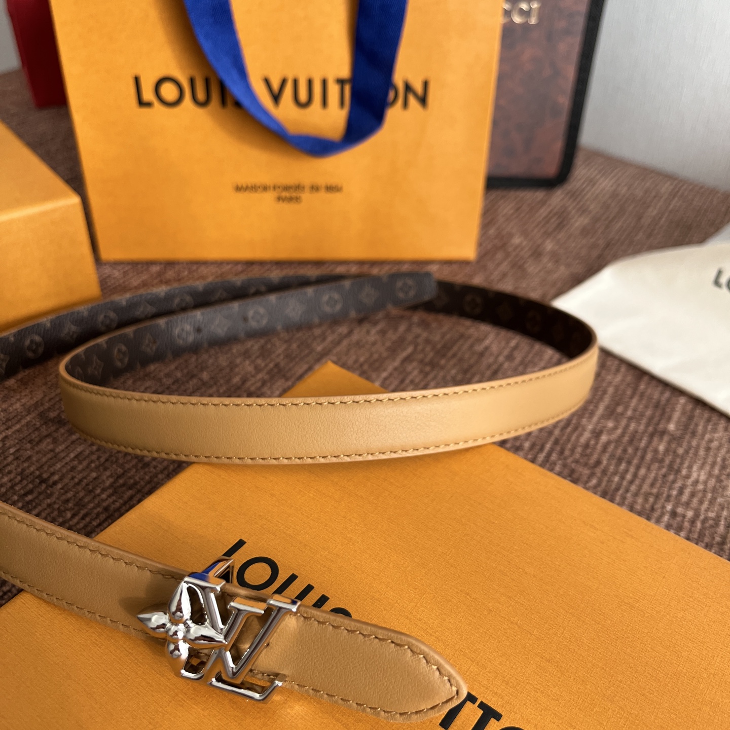 ルイヴィトン LV Bloom 20mm リバーシブルベルト タン シルバー 画像 5