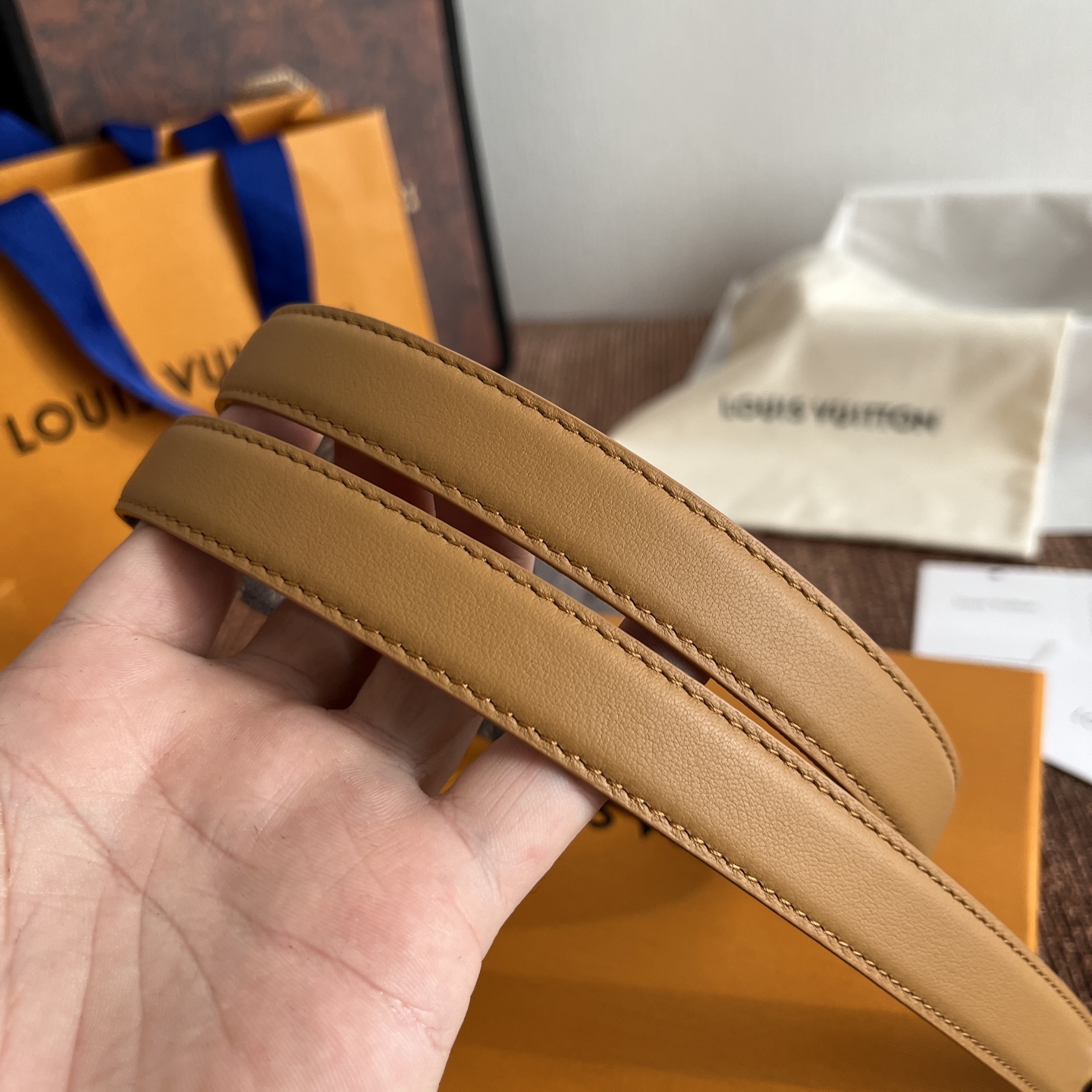ルイヴィトン LV Bloom 20mm リバーシブルベルト タン シルバー 画像 6