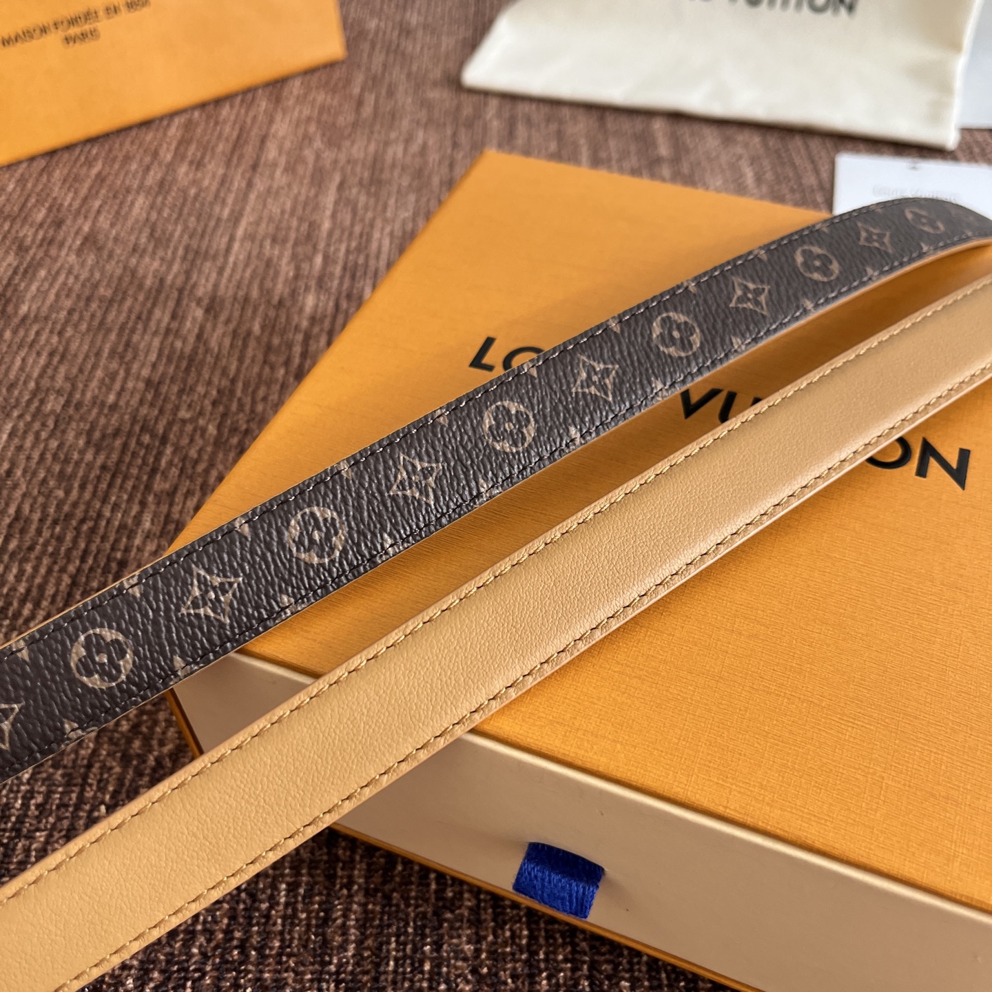 ルイヴィトン LV Bloom 20mm リバーシブルベルト タン ゴールド 画像 5