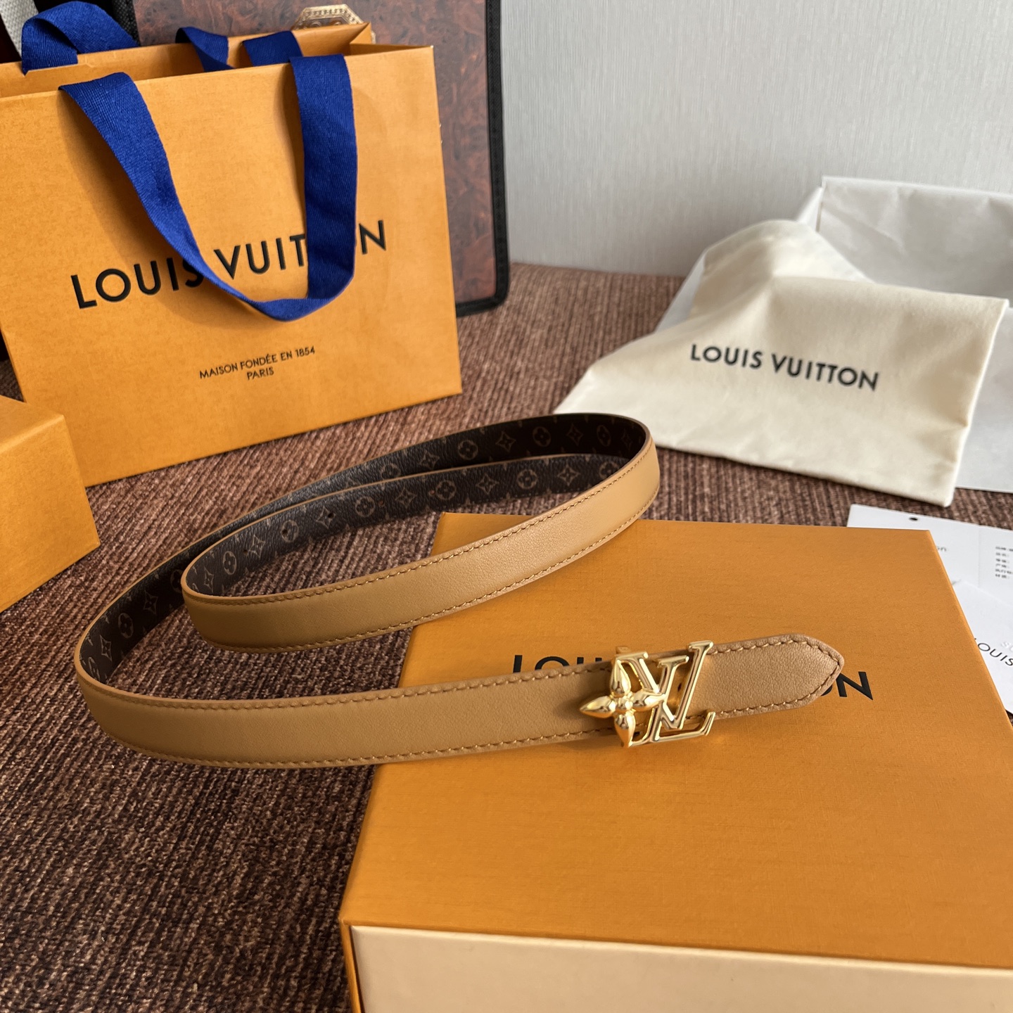 ルイヴィトン LV Bloom 20mm リバーシブルベルト タン ゴールド 画像 7