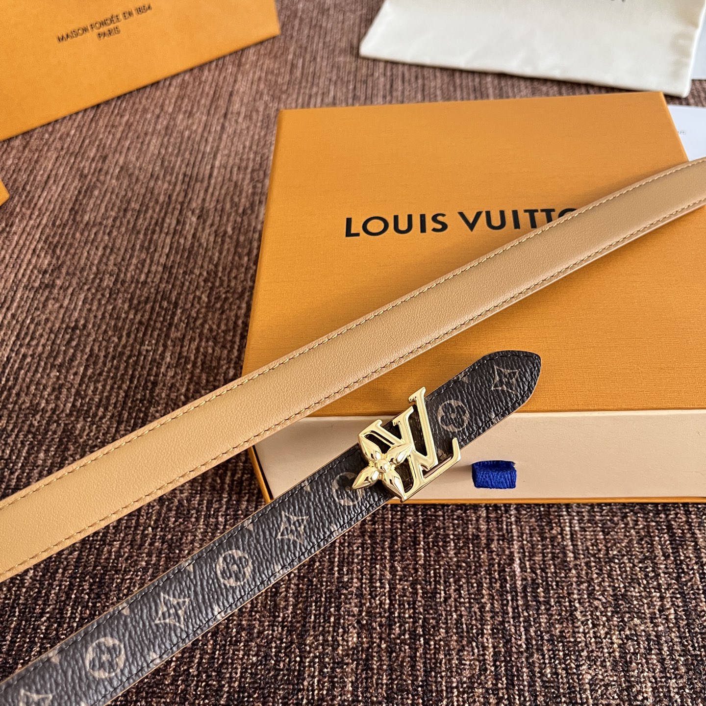 ルイヴィトン LV Bloom 20mm リバーシブルベルト タン ゴールド 画像 9