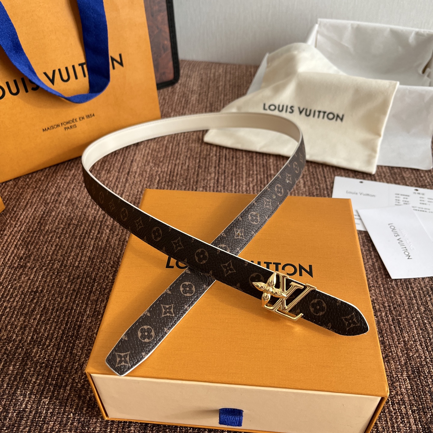ルイヴィトン LV Bloom 20mm リバーシブルベルト ホワイト ゴールド 画像 9