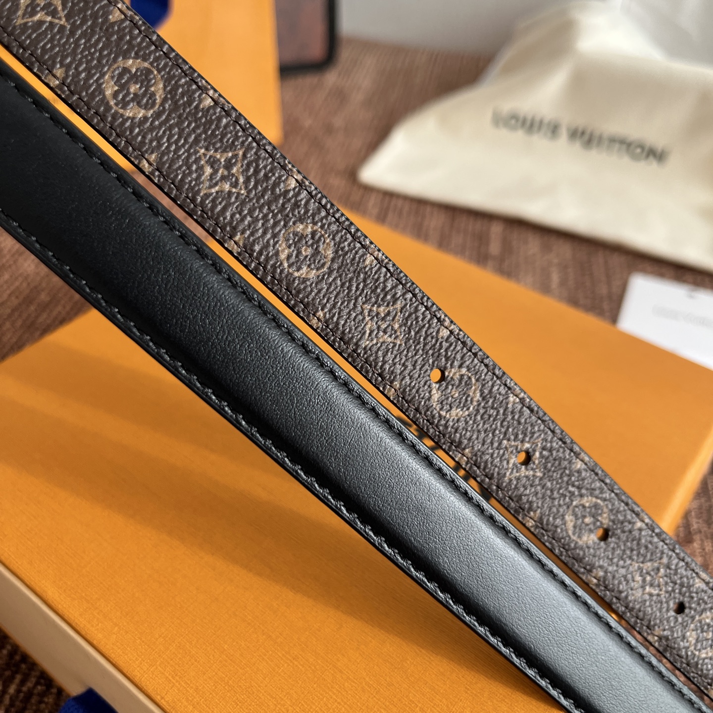 ルイヴィトン Pretty LV 20mm リバーシブルベルト ブラック ゴールド 画像 6