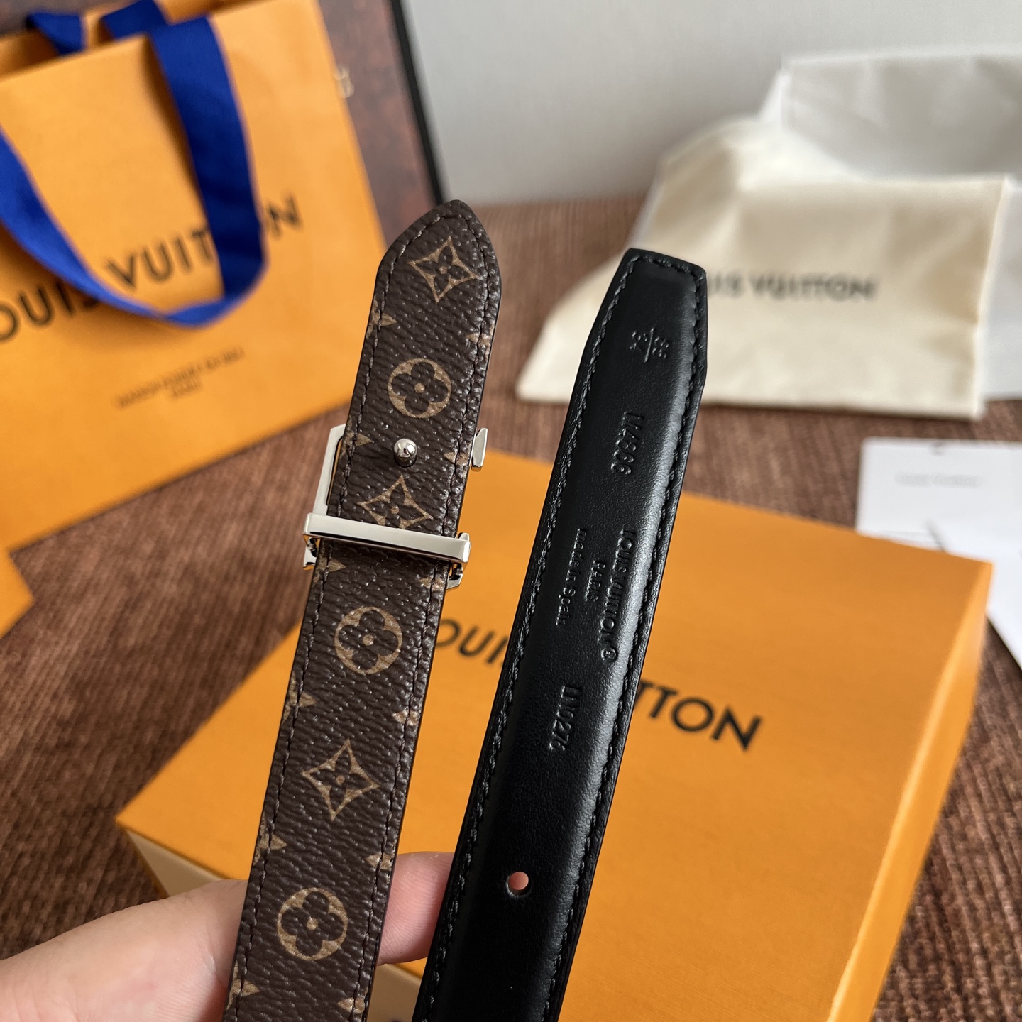 ルイヴィトン Pretty LV 20mm リバーシブルベルト ブラック ゴールド 画像 7
