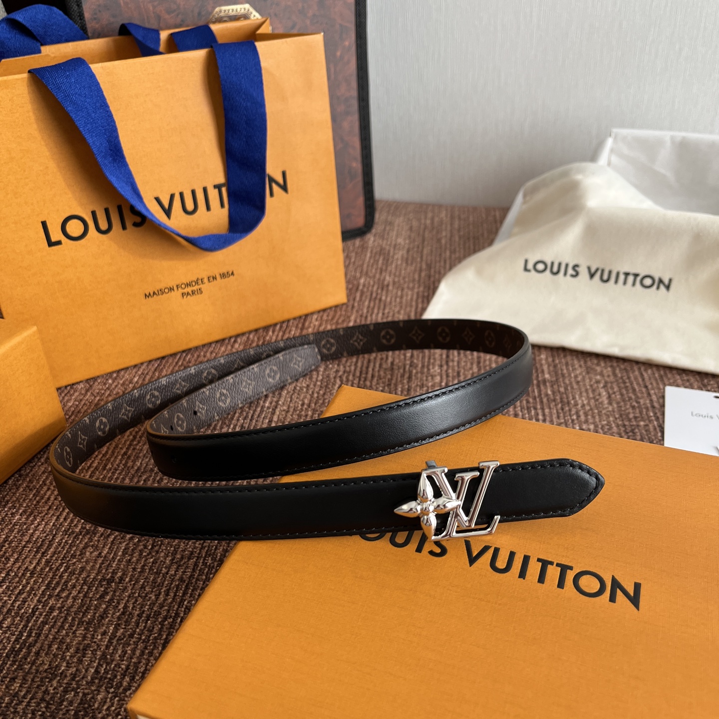 ルイヴィトン Pretty LV 20mm リバーシブルベルト ブラック ゴールド 画像 9