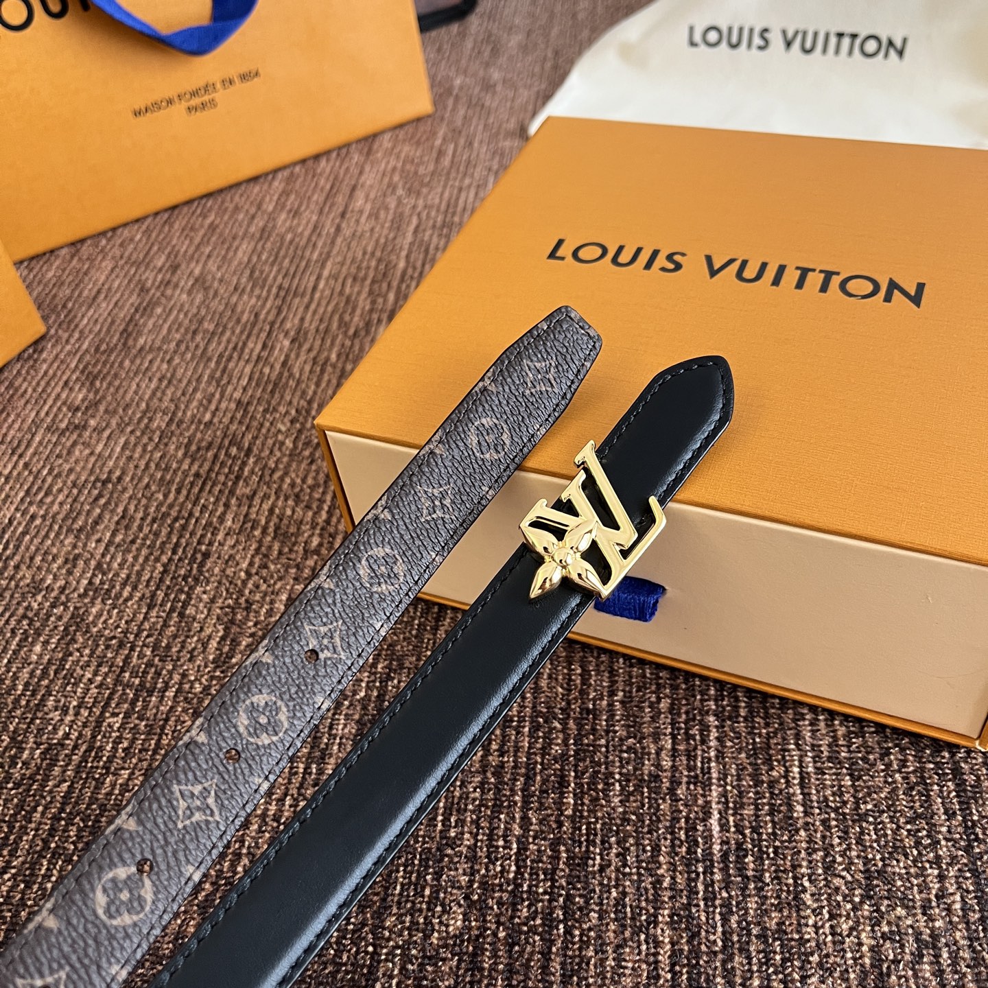 ルイヴィトン LV Bloom 20mm リバーシブルベルト ブラック ゴールド 画像 4
