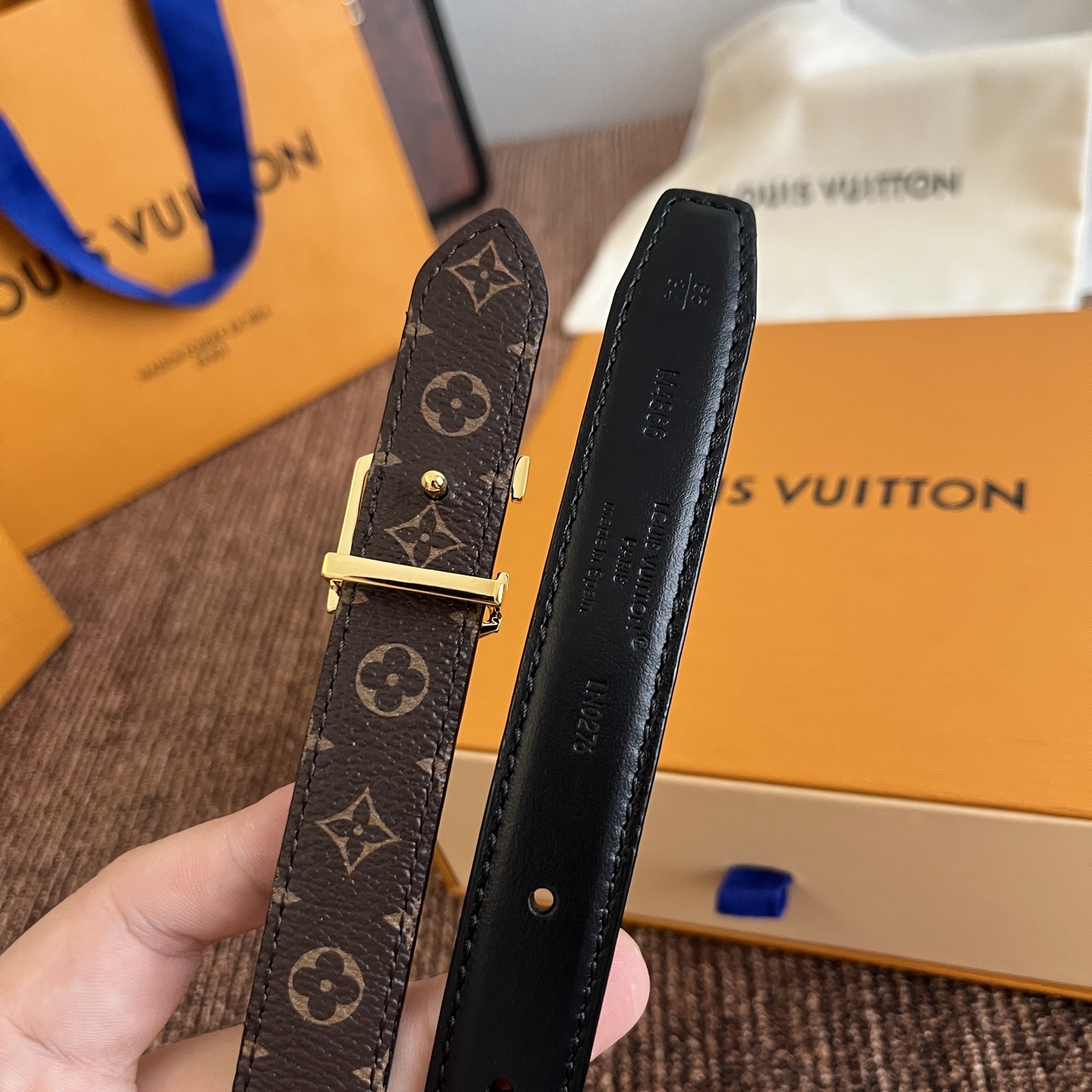 ルイヴィトン LV Bloom 20mm リバーシブルベルト ブラック ゴールド 画像 5