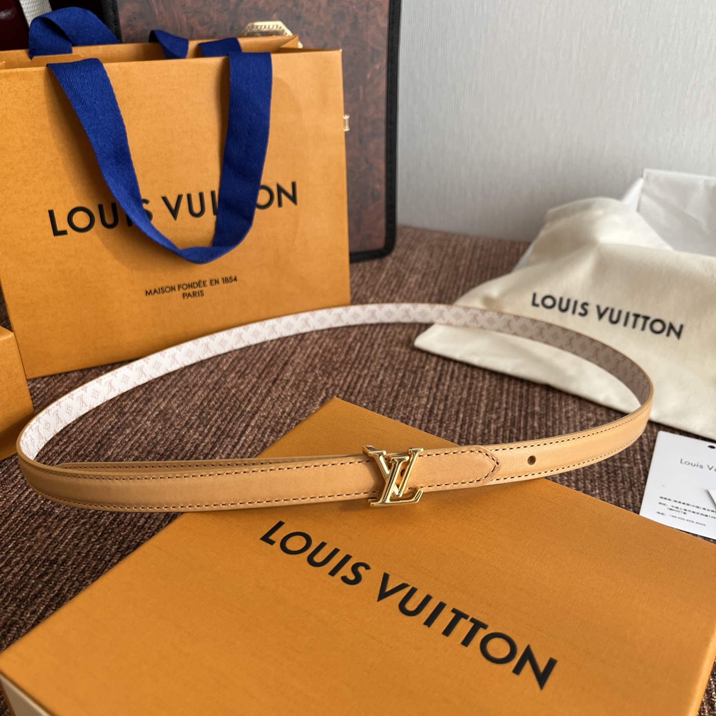 ルイヴィトン Mini LV 15mm リバーシブルベルト デューン ゴールド 詳細画像 1